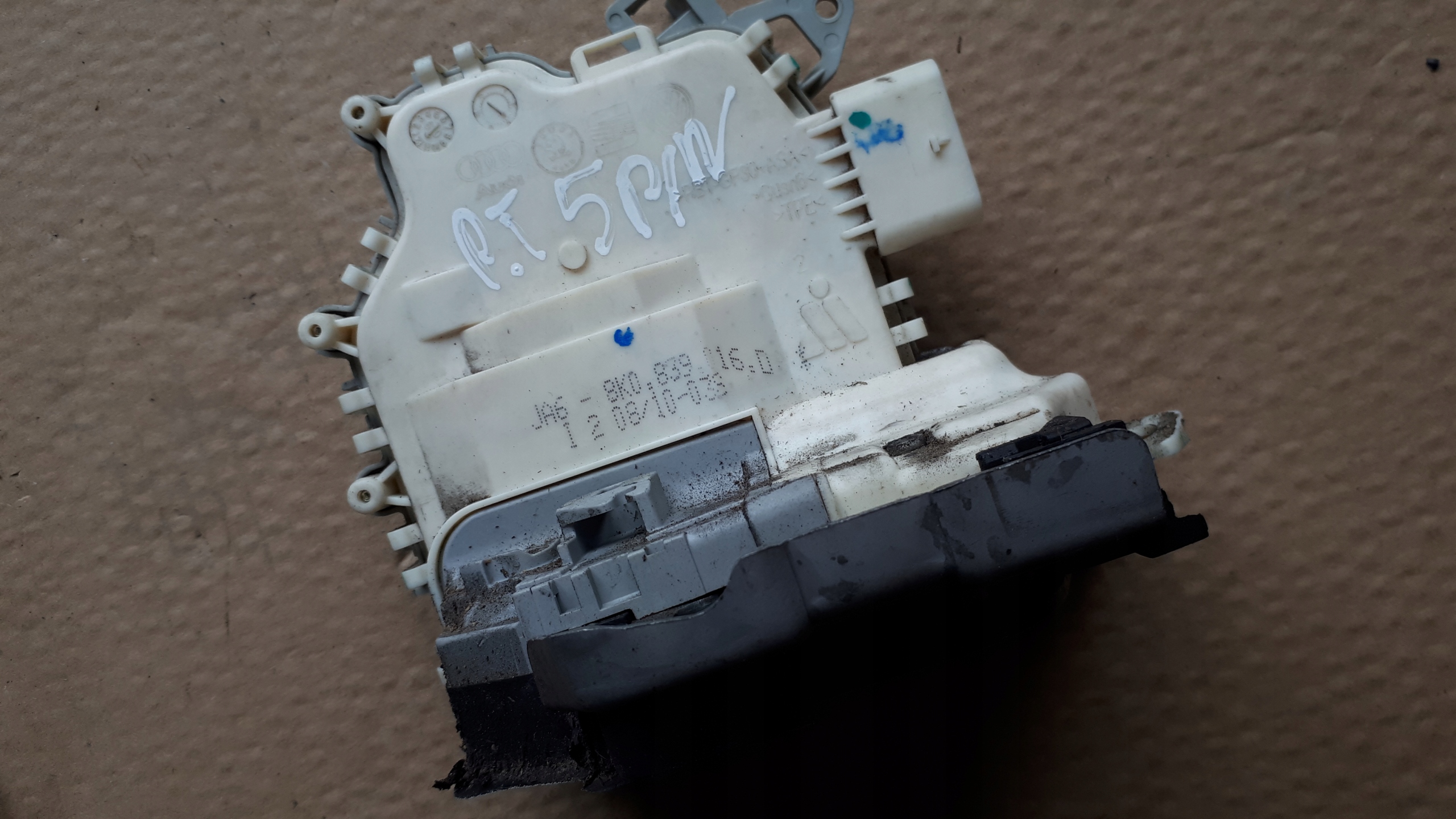 S4 B8 A4 lock door right rear part 5PIN A5 Q5 A6