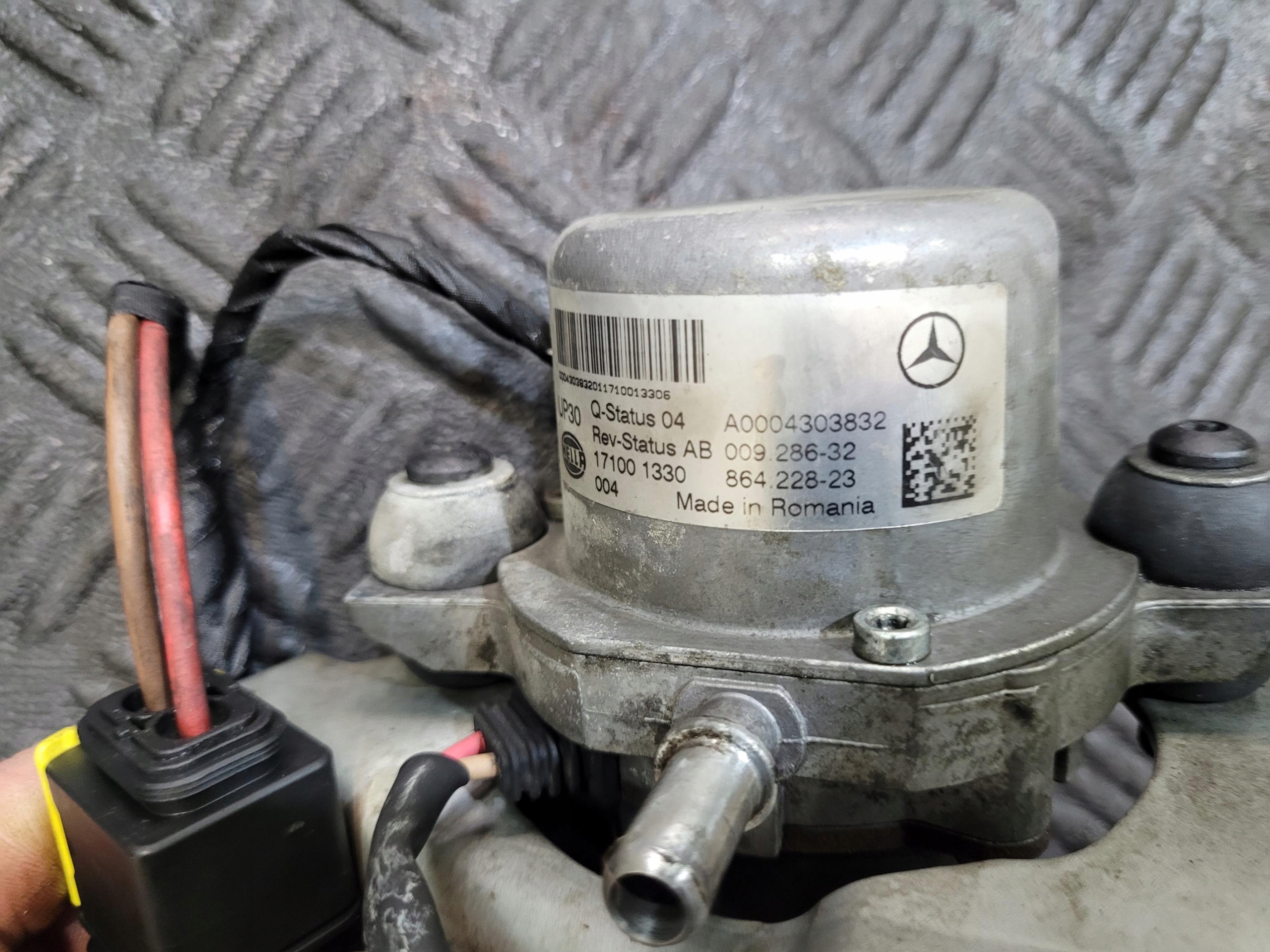 pump vacual A0004303832 MERCEDES E 350 W213 2.0 CGI HYBRID