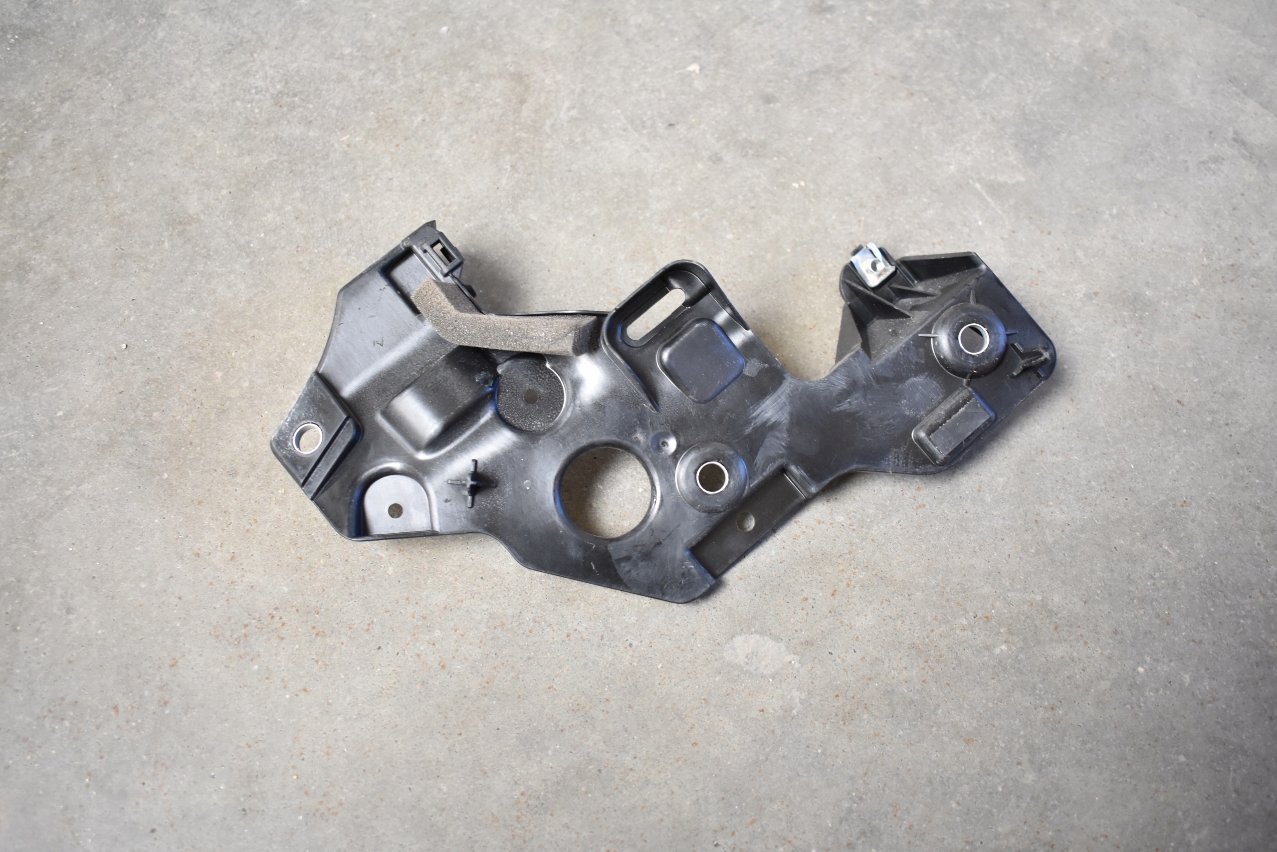 perfect condition bracket supports rear part rear right PORSCHE PANAMERA 971 1