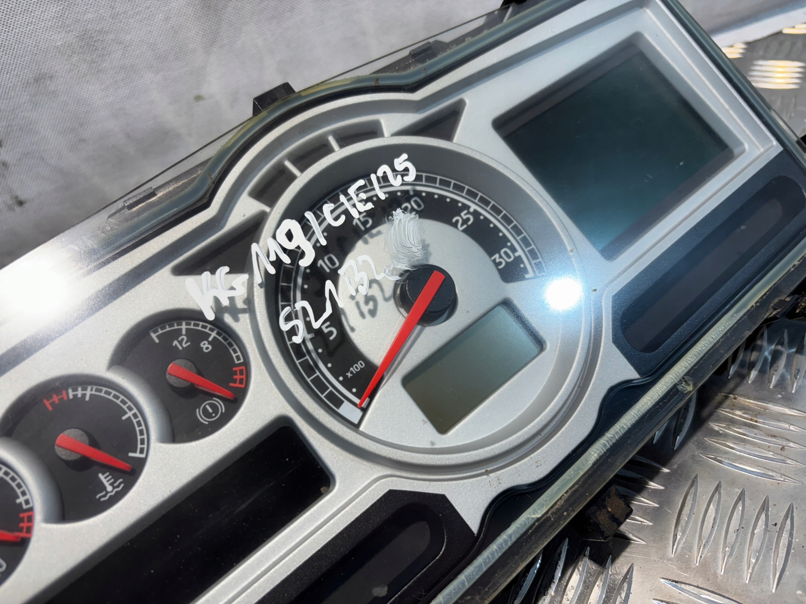 dials dials Renault Magnum 7420977604-01