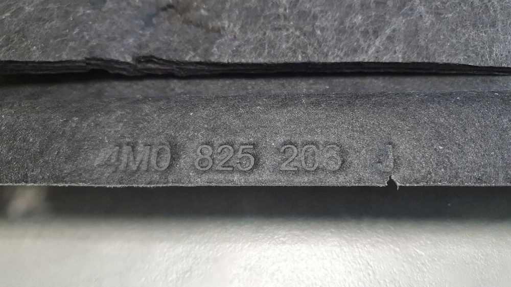 Audi Q8 cover chassis side right 4M0825206J