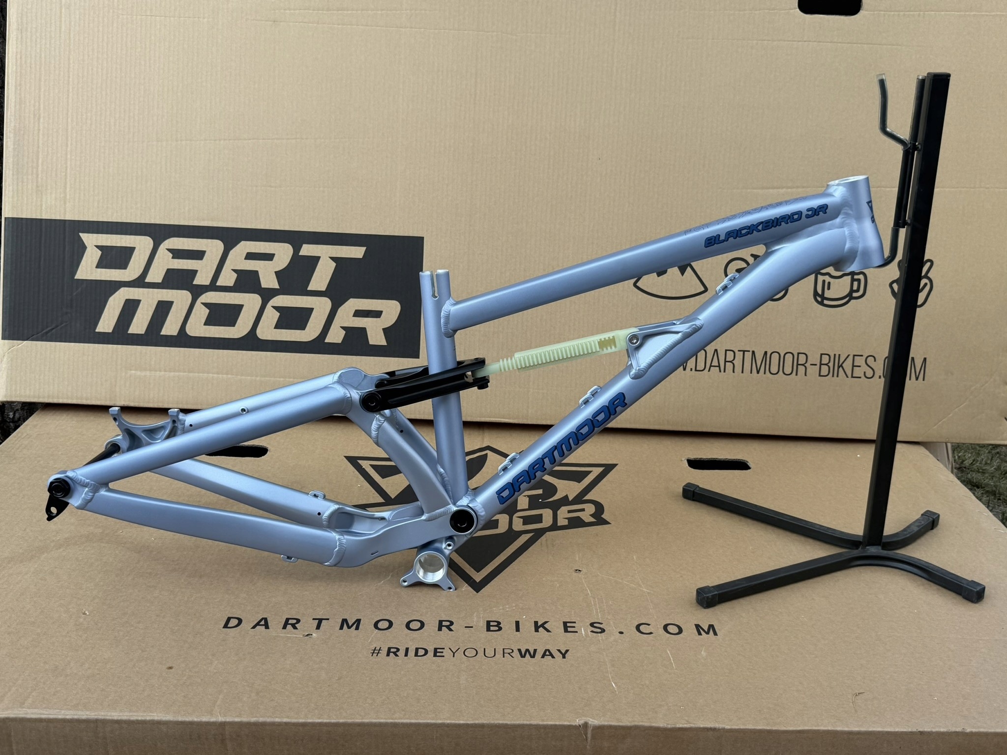 Rama Blackbird Junior 2026 Cool Grey (bez dampera)