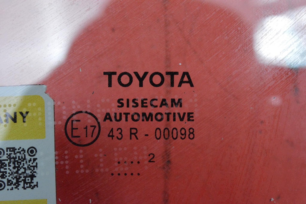 prozor bočno lijeva prednji dio prednja TOYOTA COROLLA E21 SEDAN 18-25