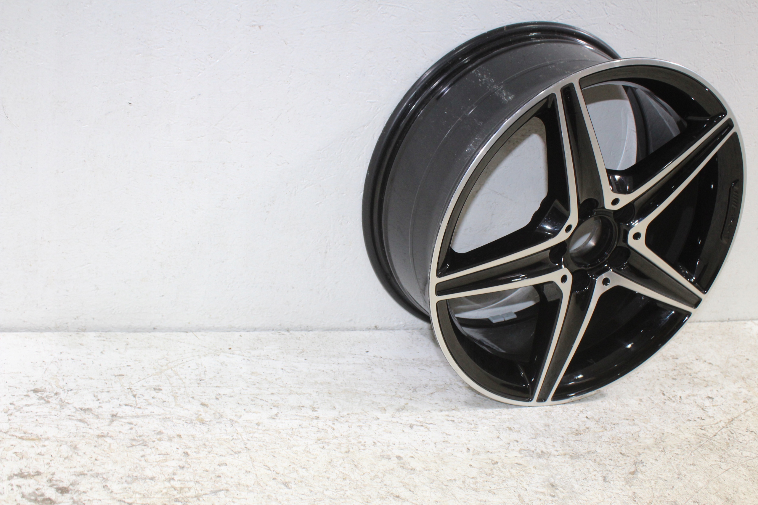 Mercedes AMG hliníkový disk 18 A2054011100