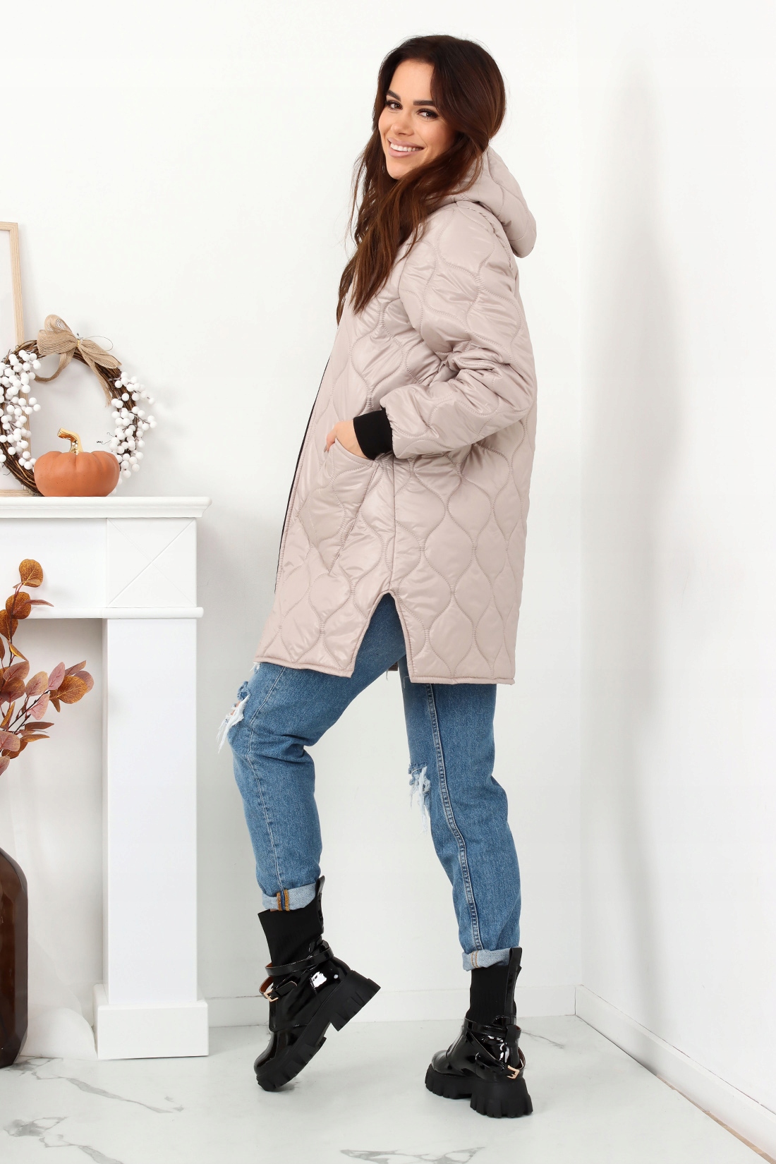 KURTKA DAMSKA PIKOWANA Z KAPTUREM DŁUGA WIOSENNA JESIENNA KOL 60 10XL 2469 Model 2469