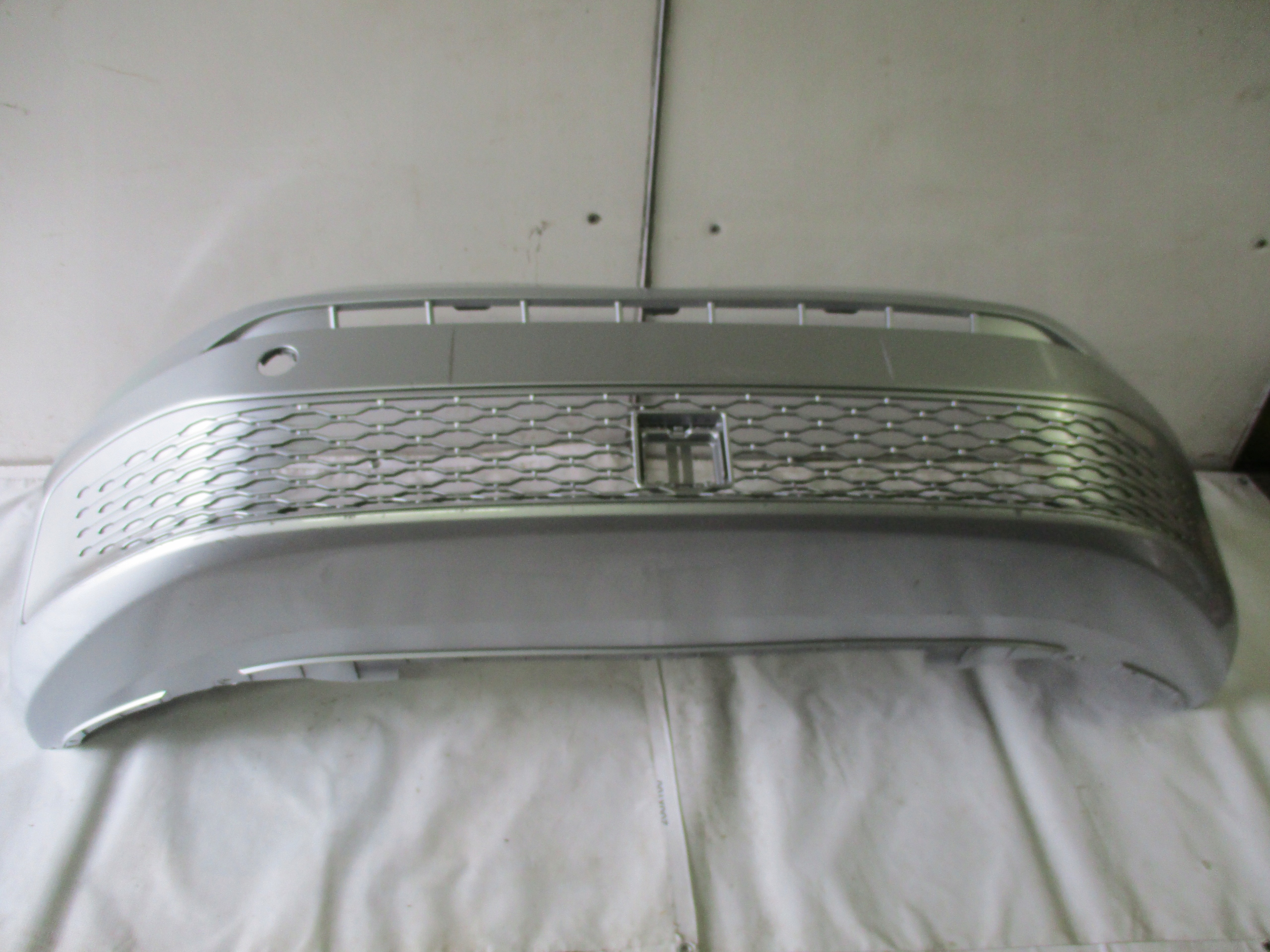bumper front front VW Caddy 2K7 new MODEL