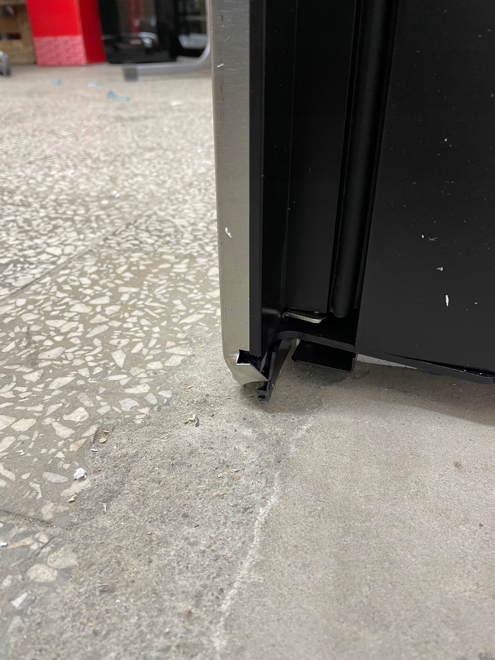 Winiarka Lodówka na wino napoje do zabudowy 2 strefy 41 butelek LED Pojemność użytkowa chłodziarki 128 l