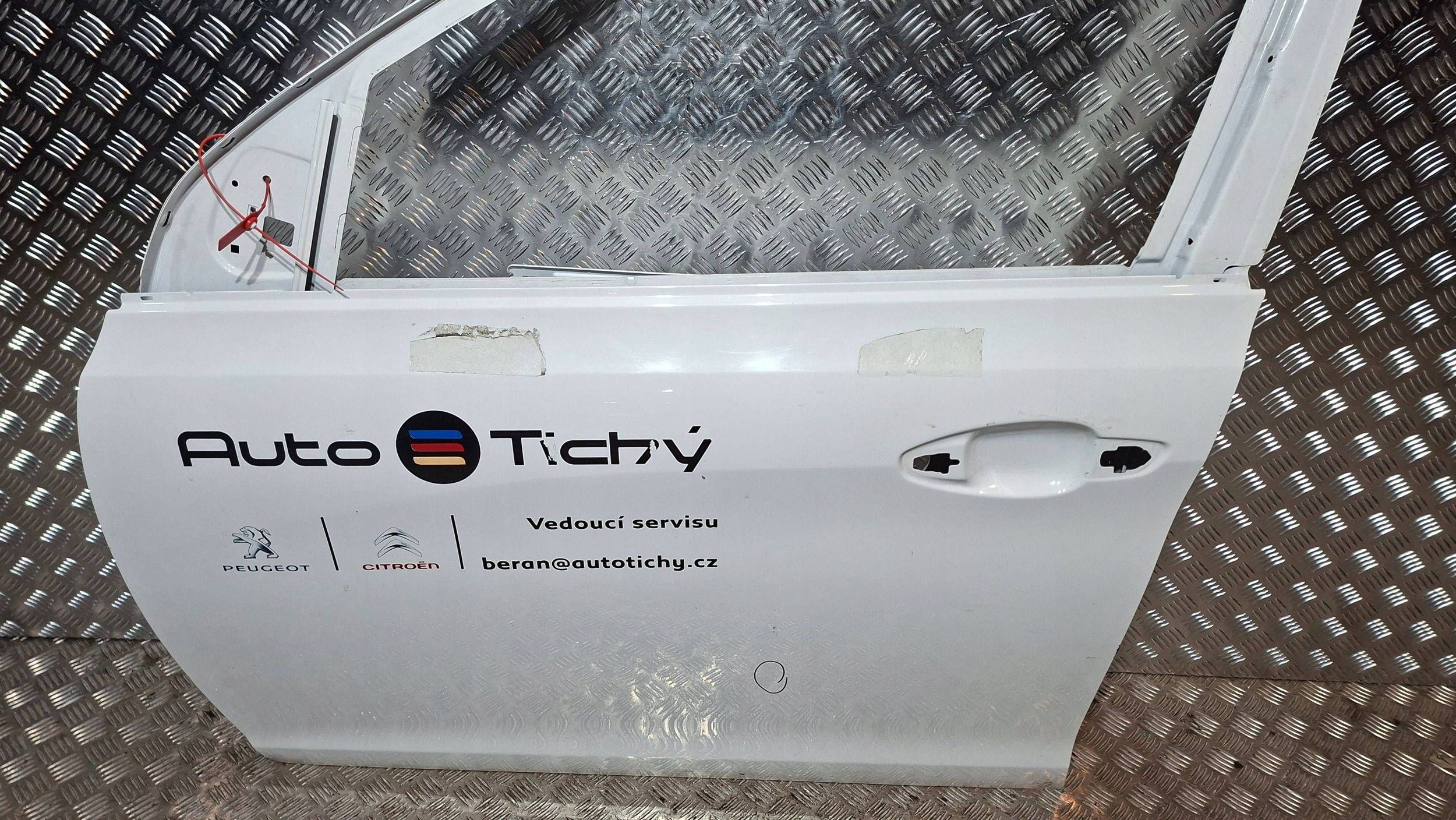 dveře levé předek PEUGEOT 308 II 2013