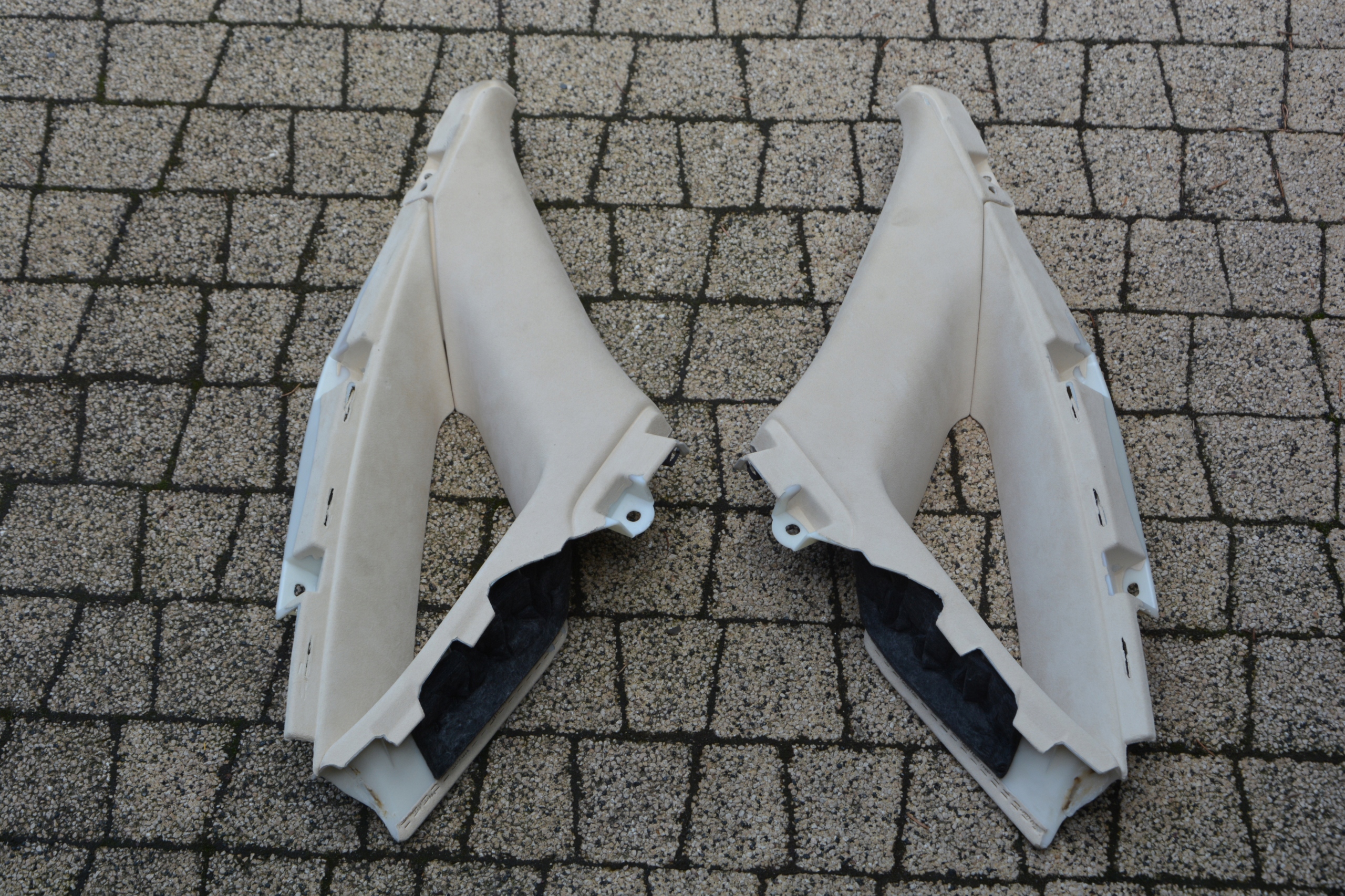 Обшивка стойки c AUDI A8 D4 LONG 4H4867241A EC2