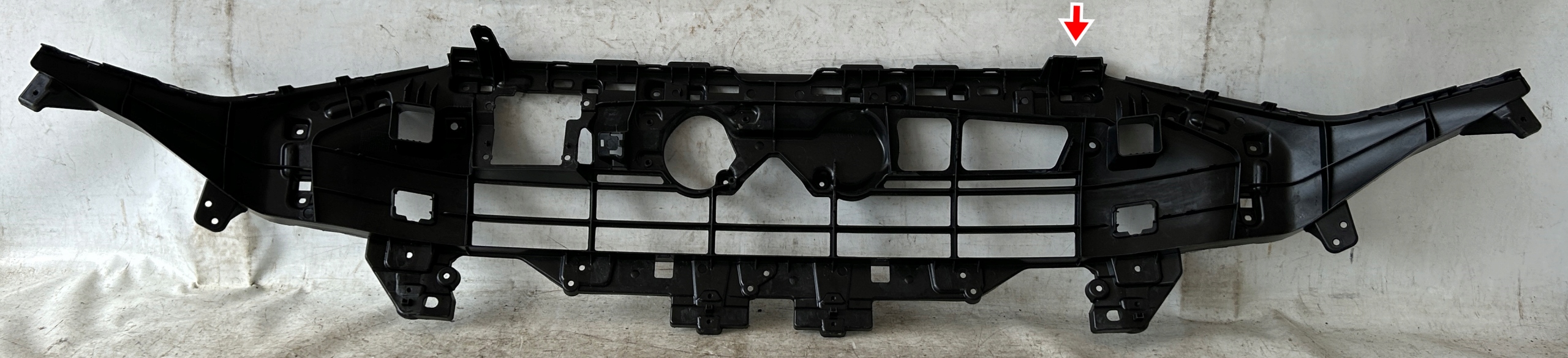 pillar GRILLA grille AUDI E-TRON 4KE807233
