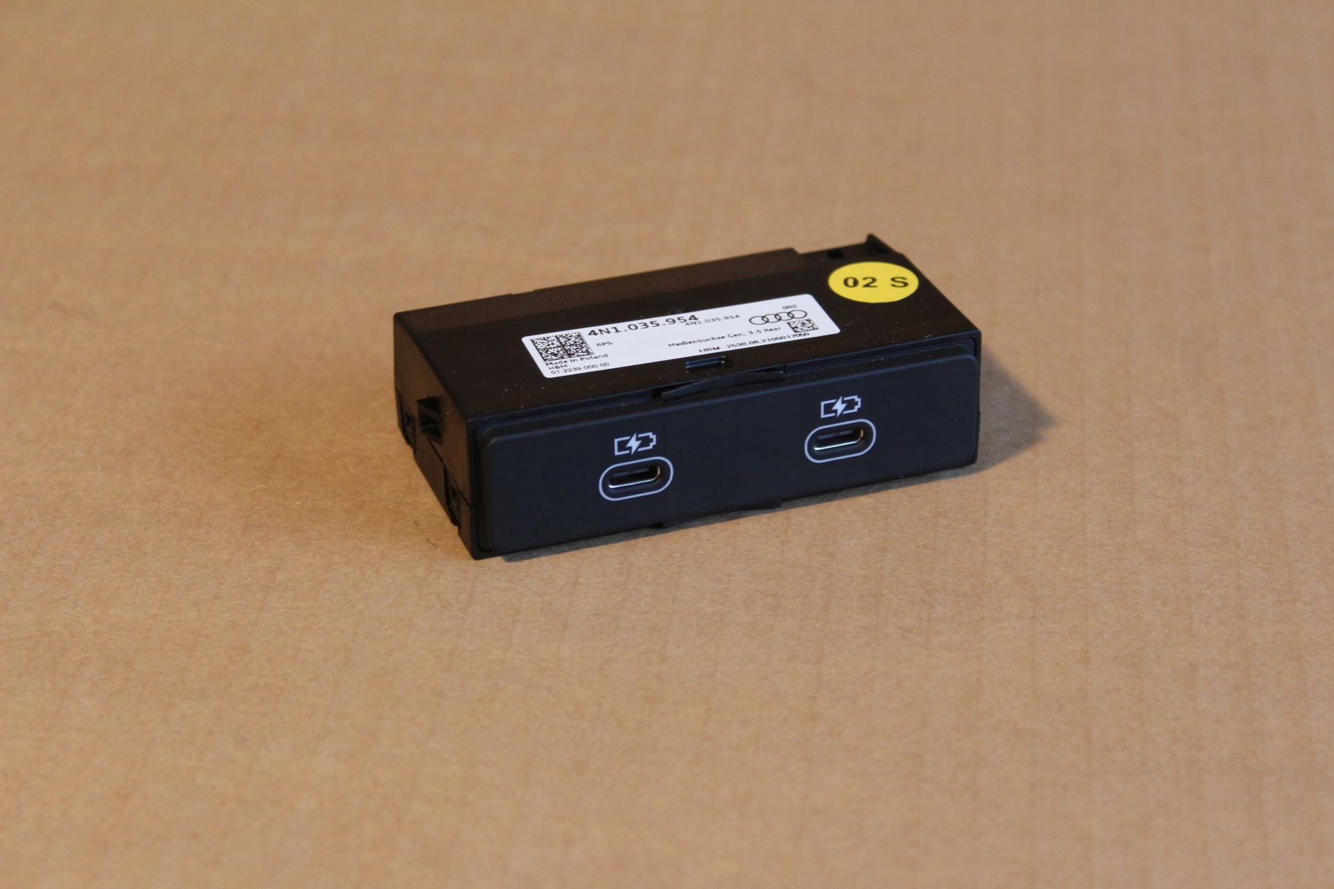 GNIAZDO port USB Audi Q7 4M LIFT 4N1035954 4N1035954 za 360 zł z