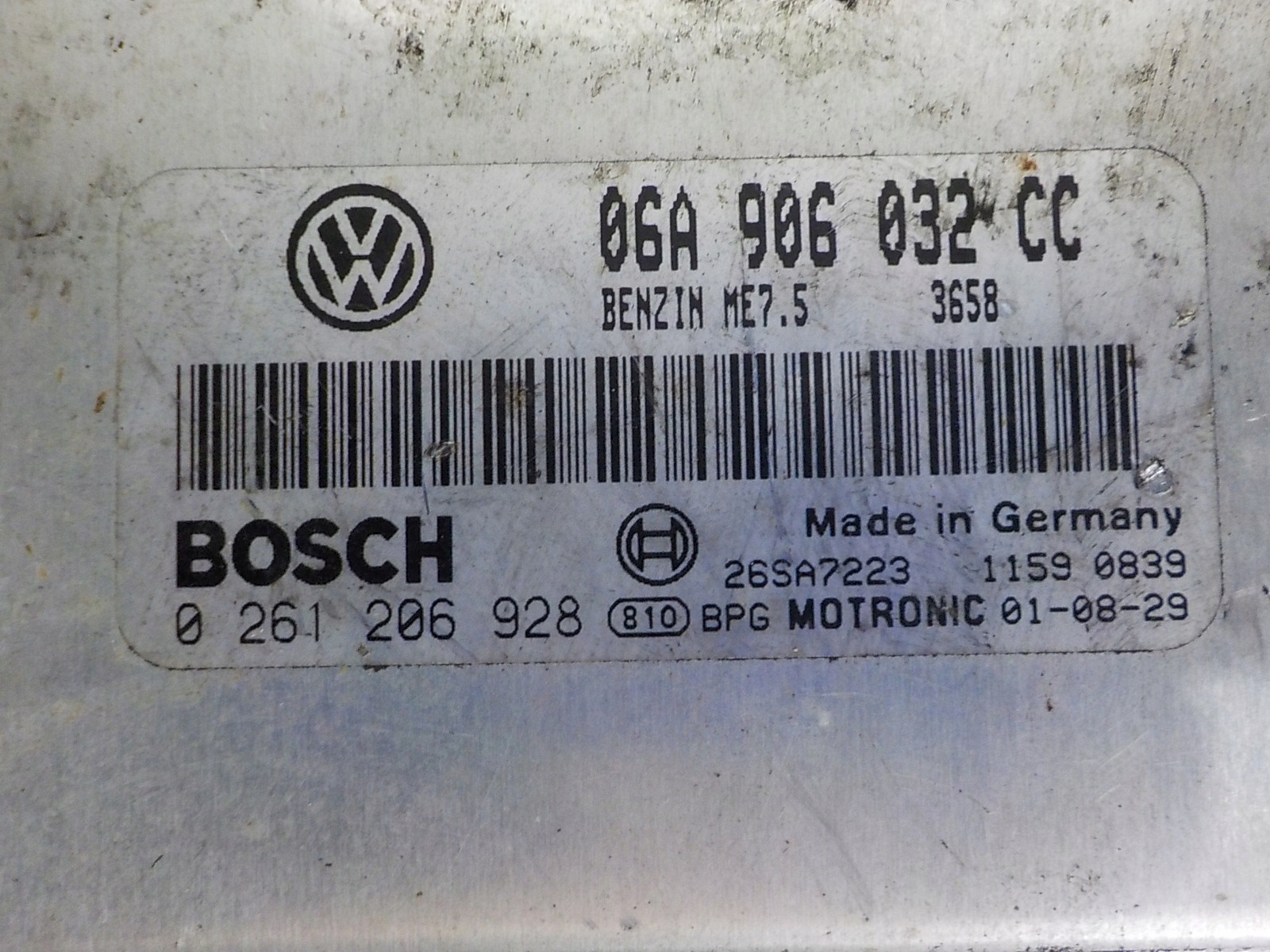 VW SKODA computer control unit 06A906032CC 0261206928