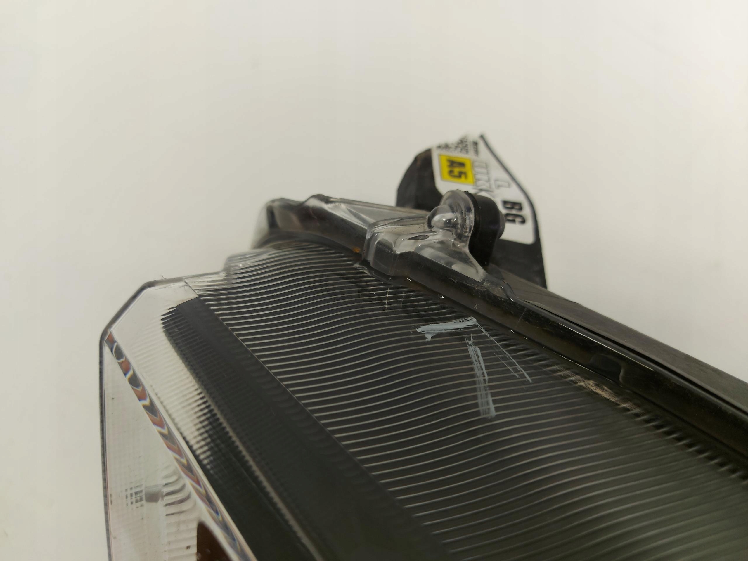 Toyota Yaris IV 4 2021 light left front front damaged