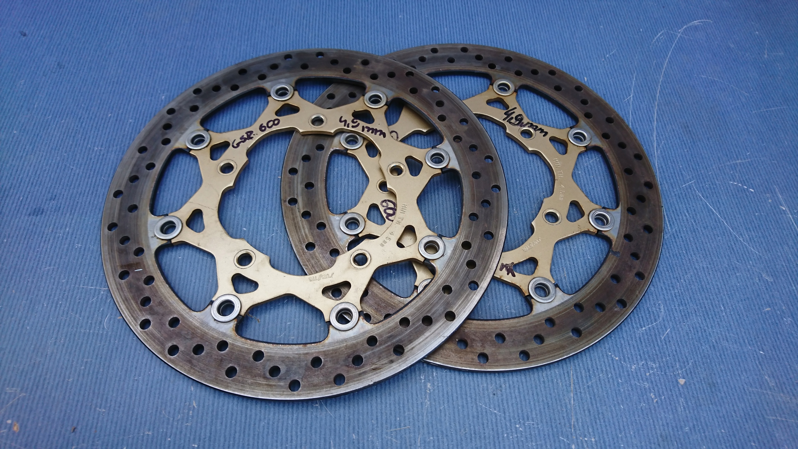 Тормозные диски suzuki gsr 600 06-14 как новые