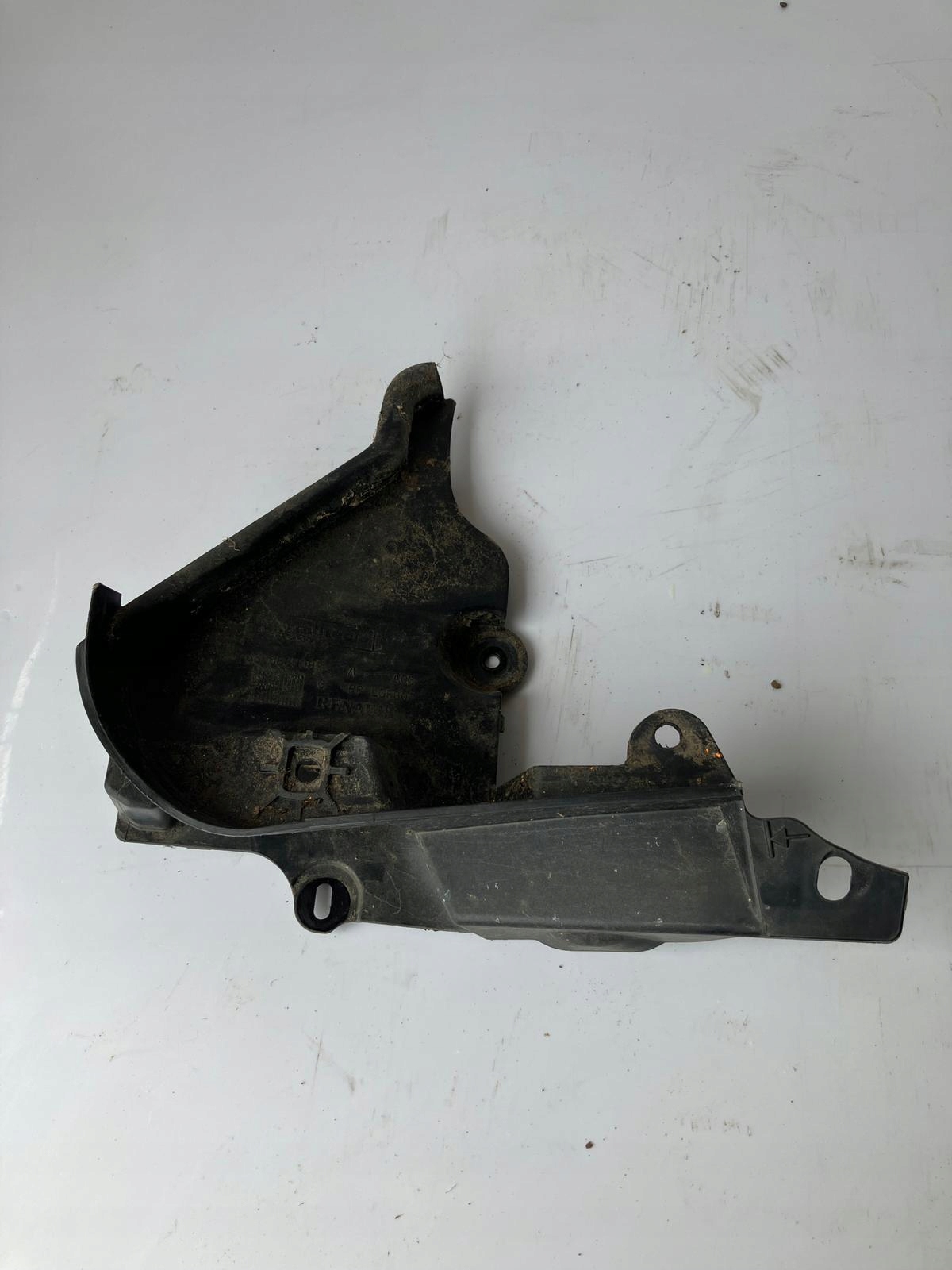 УГЛОВАЯ НАКЛАДКА ЛЕВАЯ RENAULT ZOE 668633908R