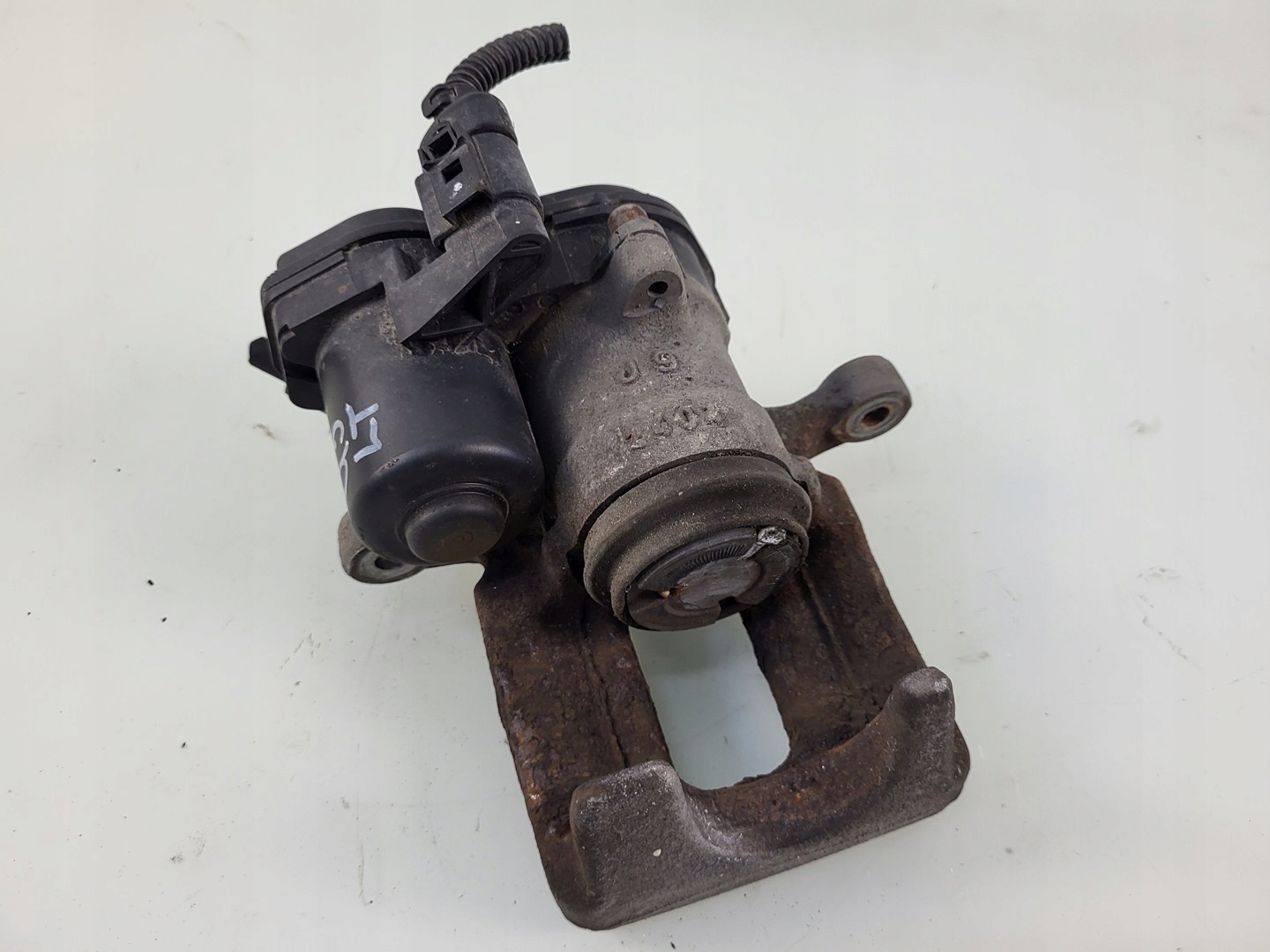 AUDI Q3 8U LIFT 1.4 TFSI caliper brake left rear part