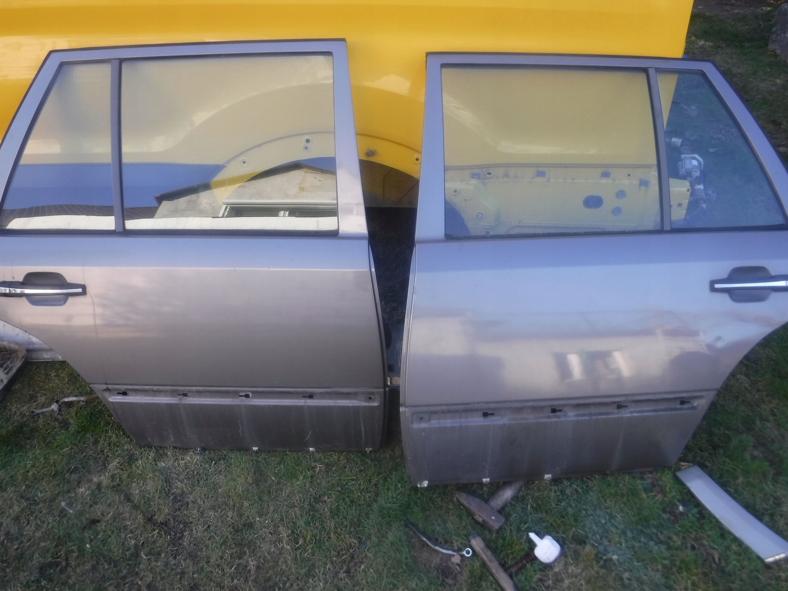 door left rear part right rear. MERCEDES E W124 KOMBI