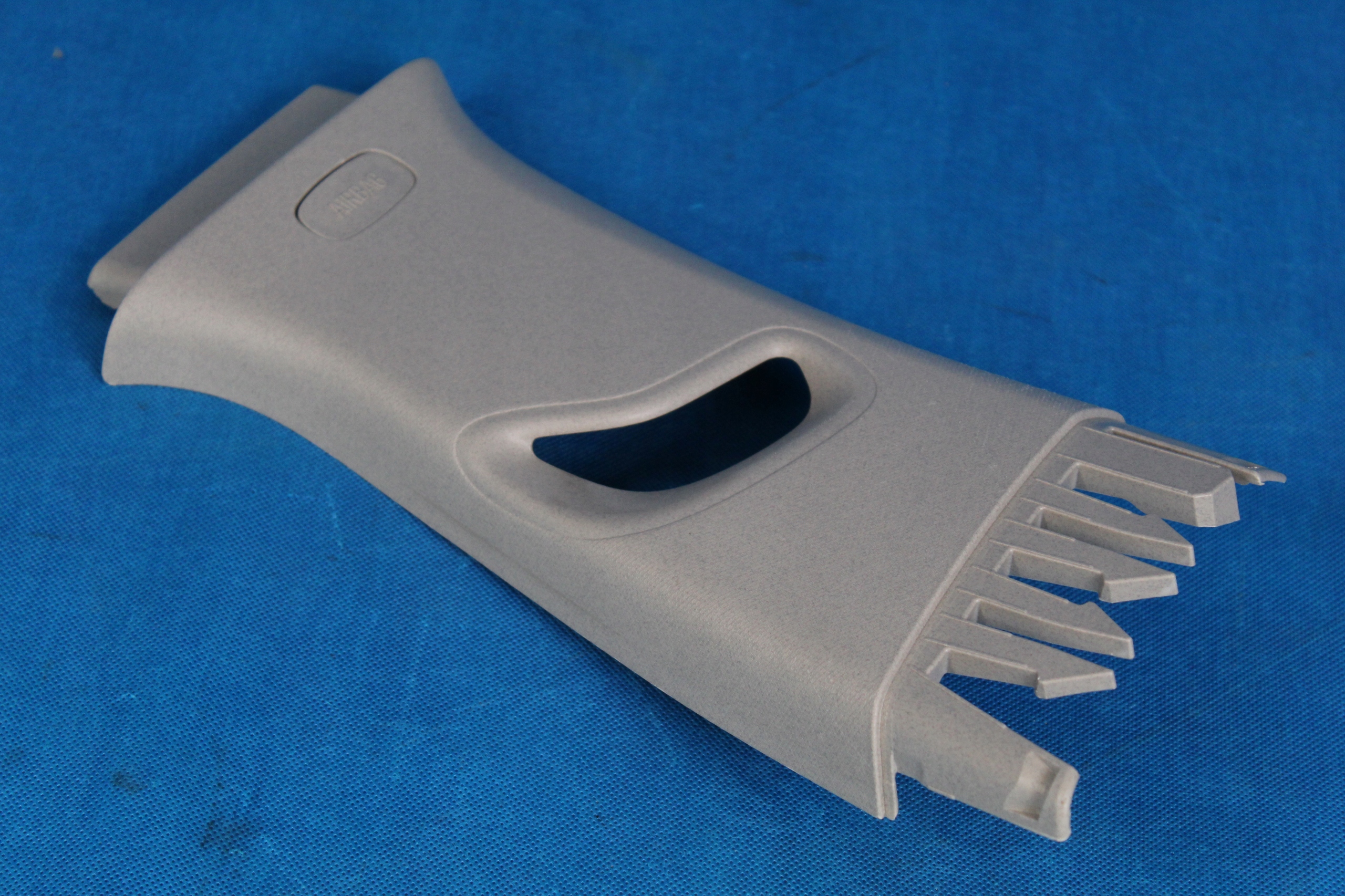 Opel Insignia B OSŁONA SŁUPKA B PRAWA18R Typ samochodu Samochody osobowe