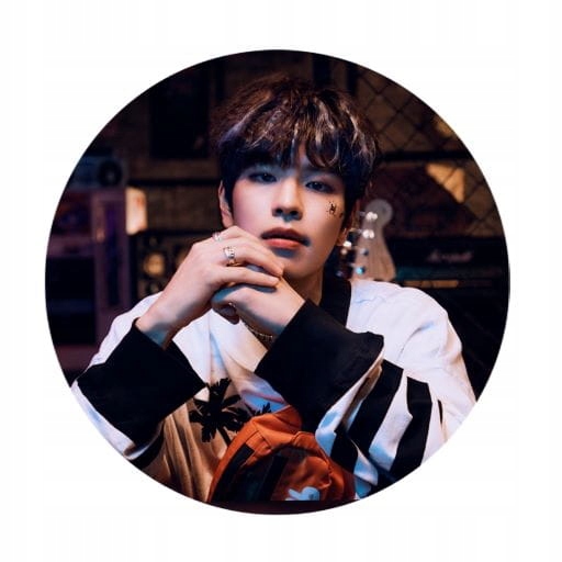 

Przypinka Stray Kids Seungmin wzór2 K-pop