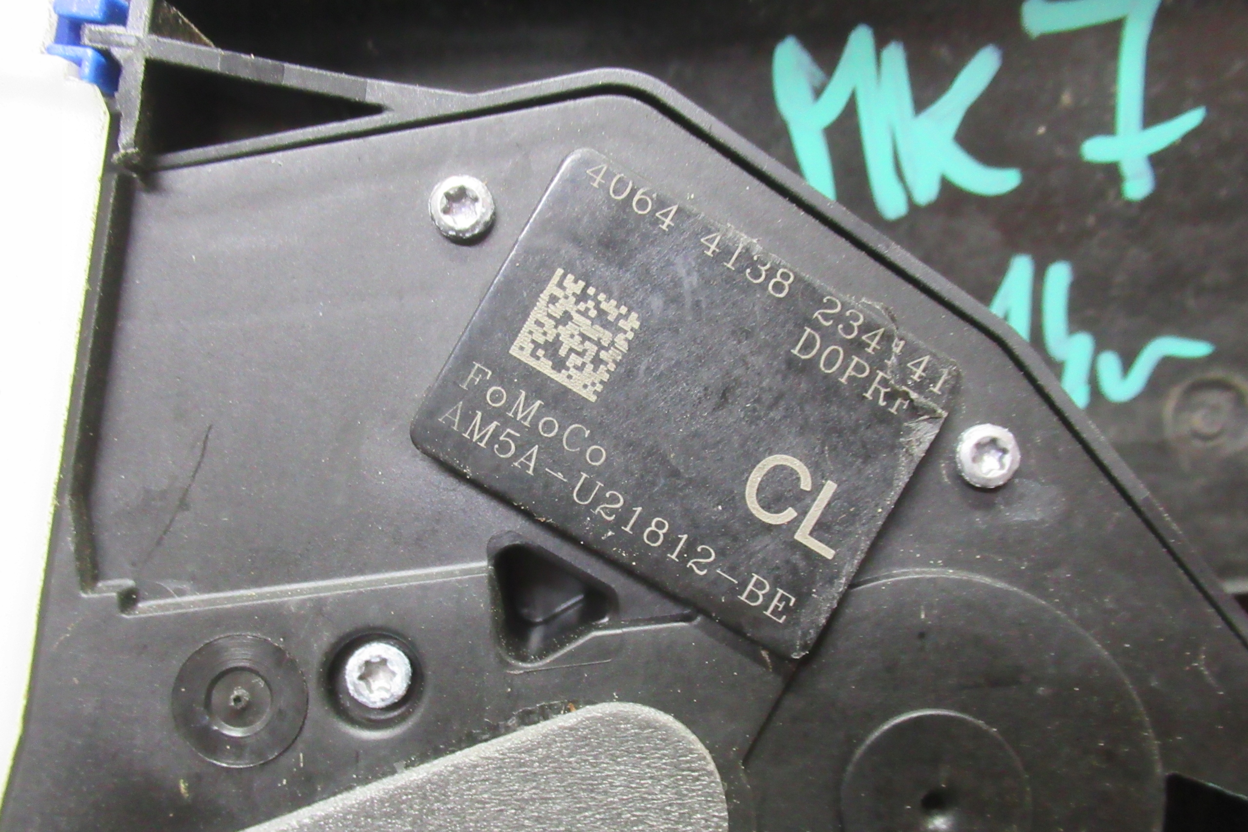 FORD FIESTA MK7 14R lock door right front