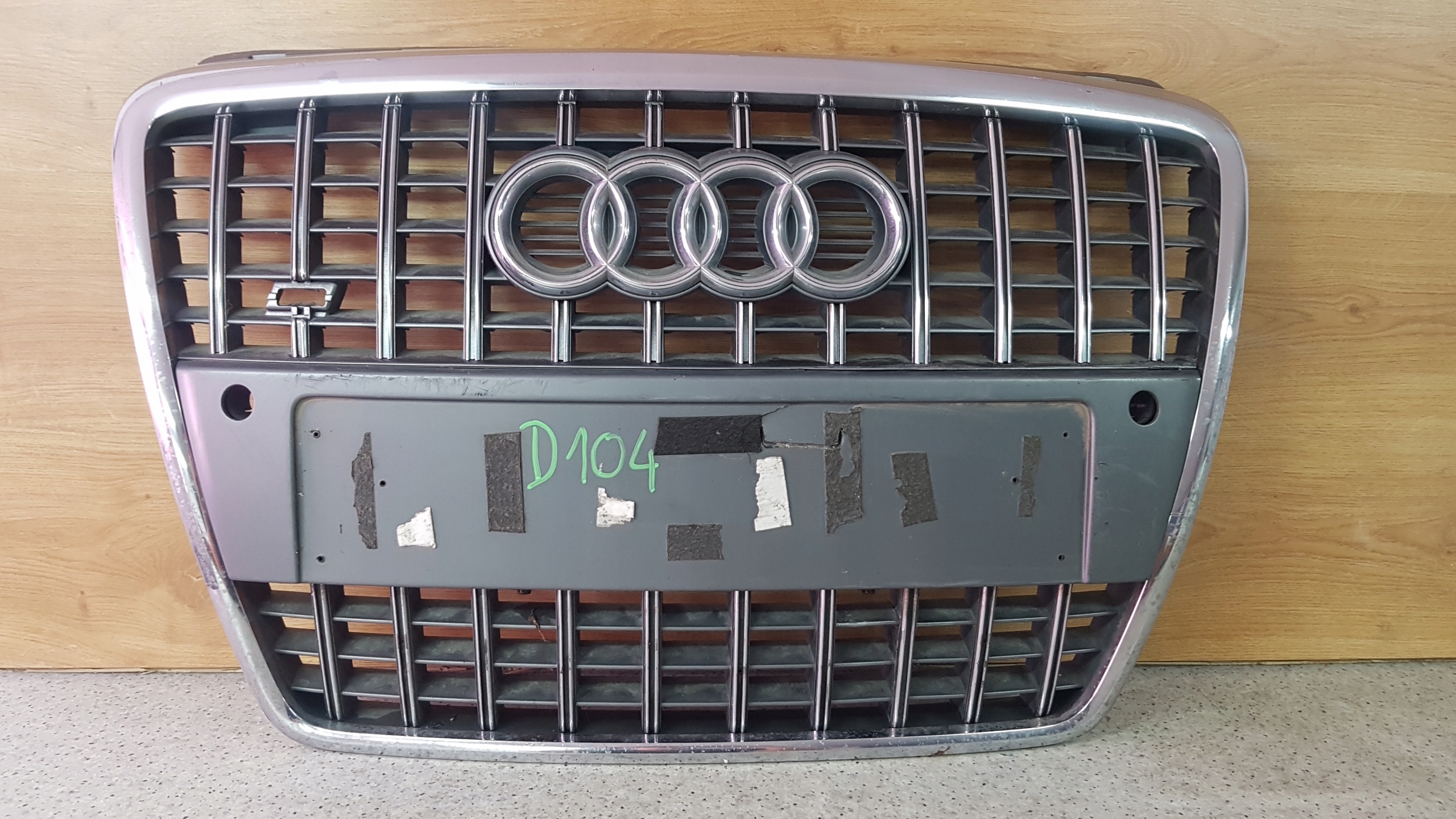 AUDI A8 D3 S8 4e ATRAPA GRILL D 104
