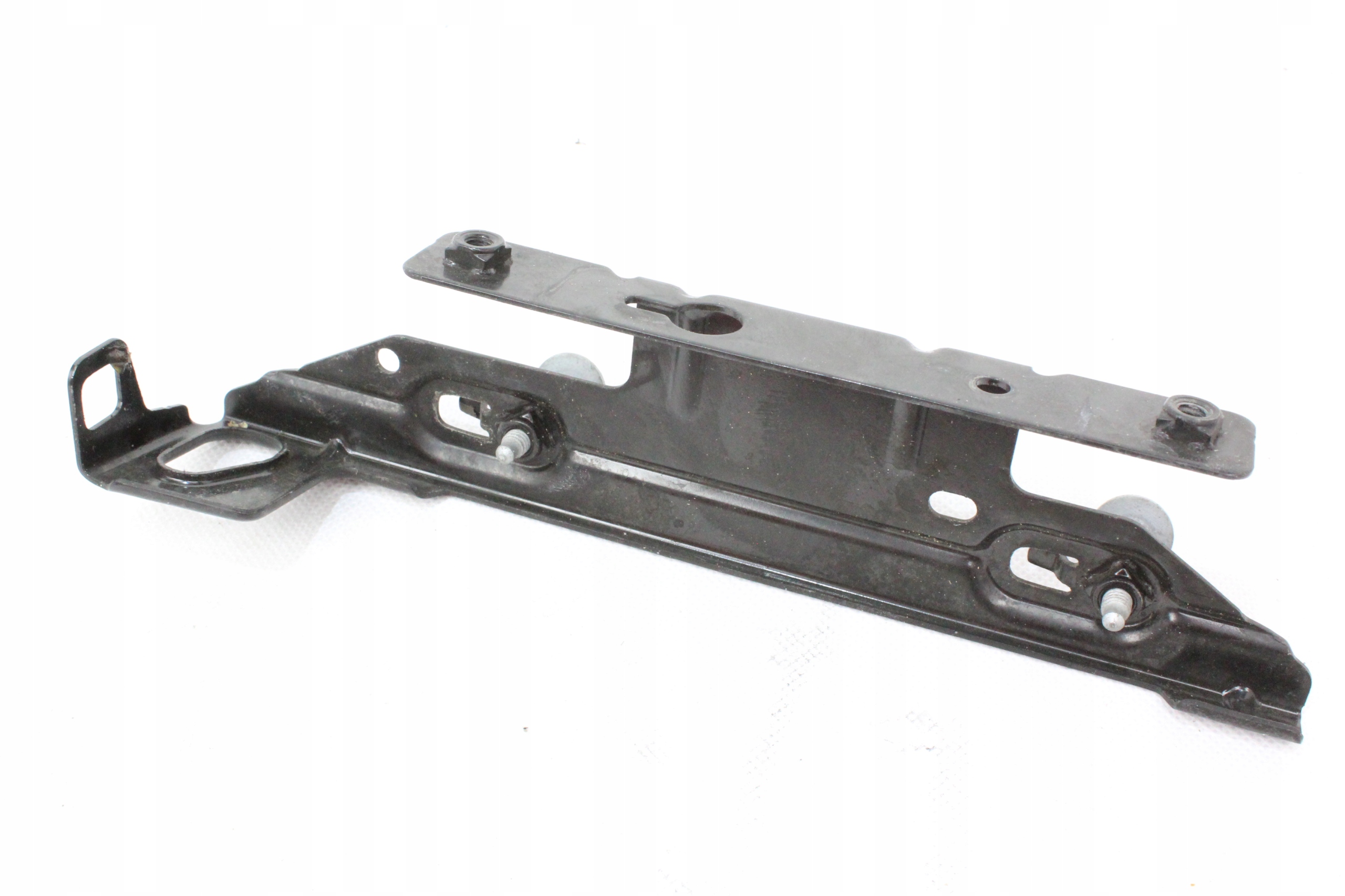 7389929 - Кронштейн крепления радиатора л BMW F22 F30 F87 M2