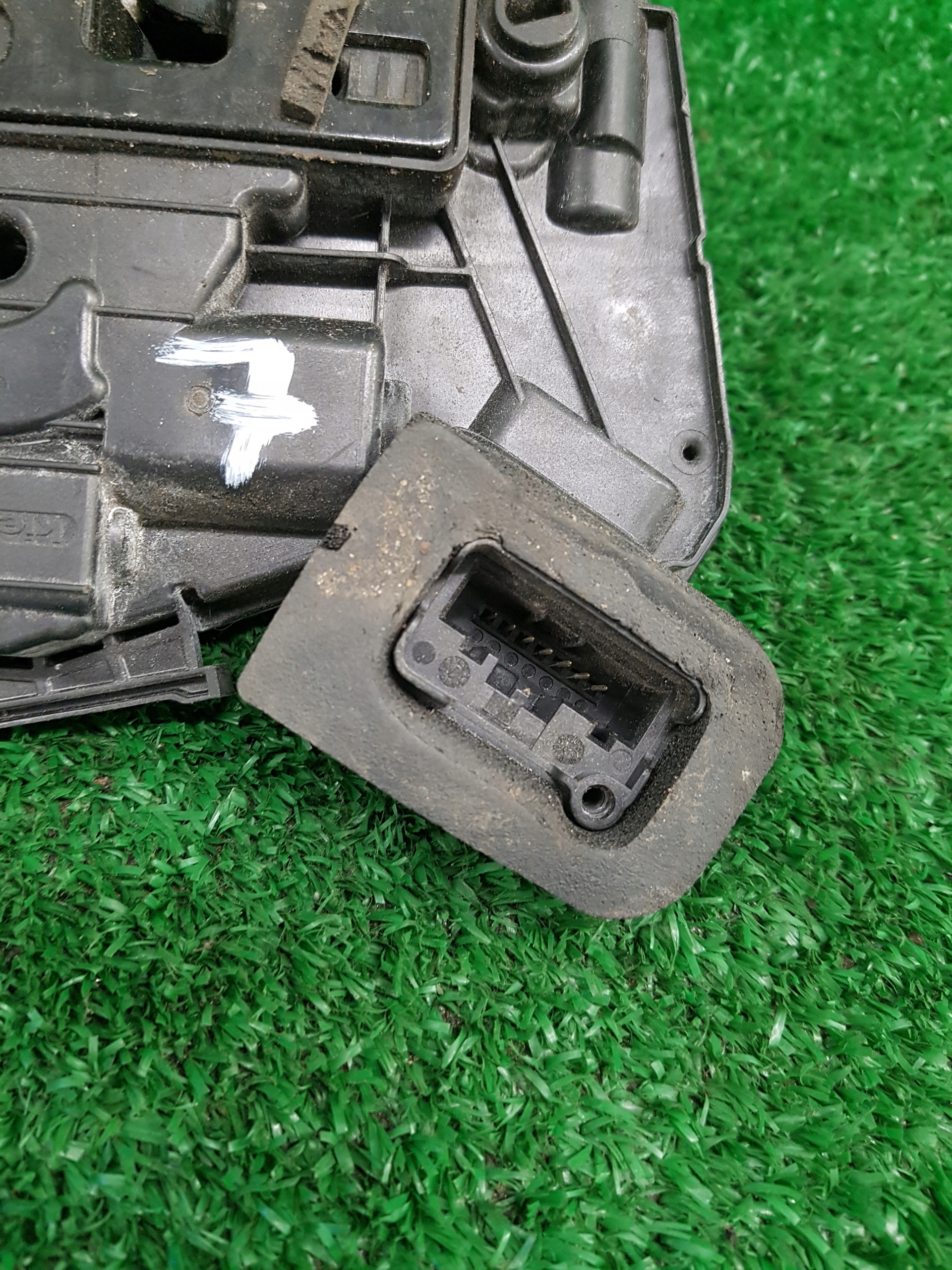 lock door left rear part rear VOLKSWAGEN POLO 5 7 PIN