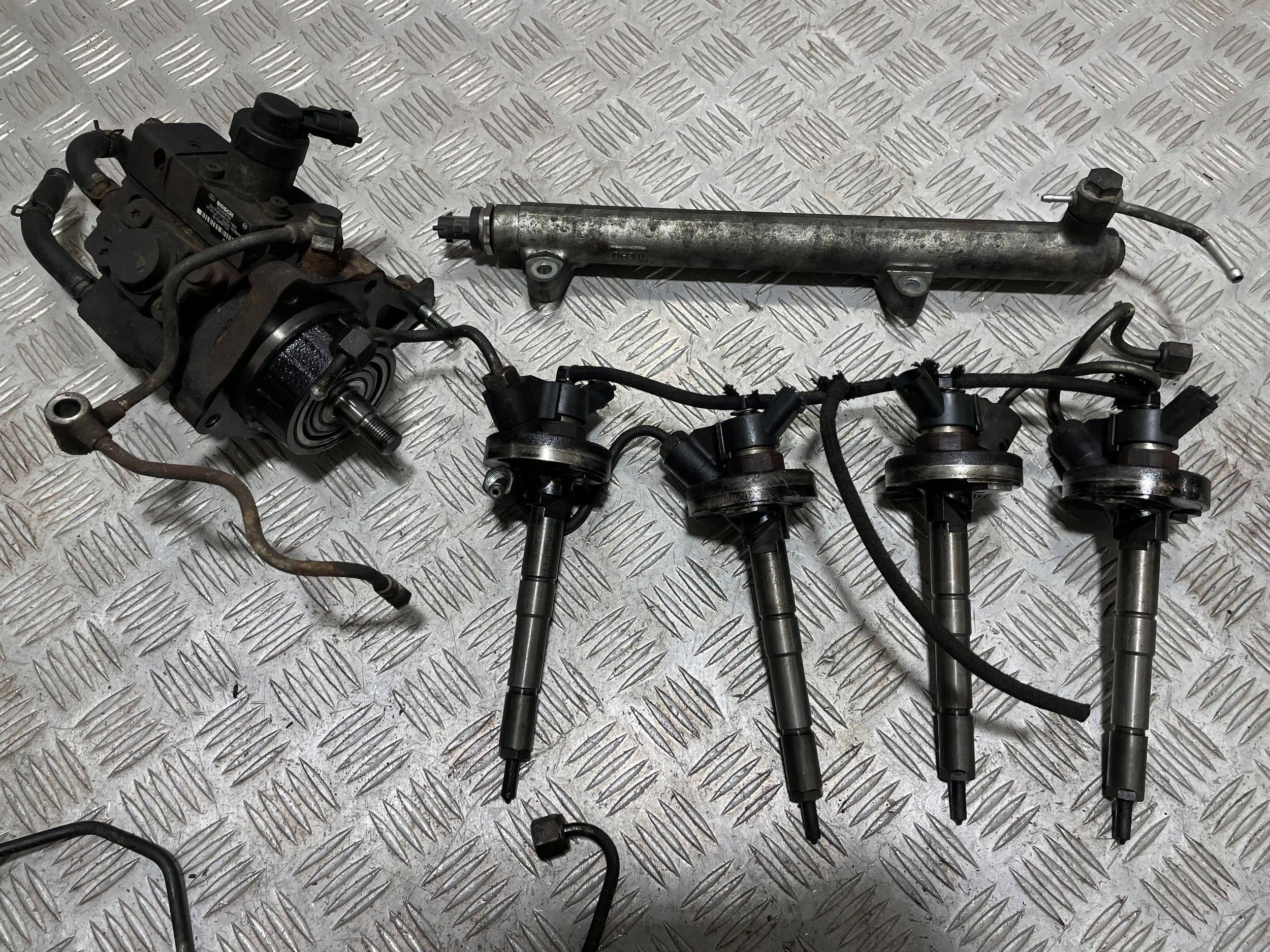 UKŁAD PALIWOWY WTRYSKOWY RENAULT MASCOTT 3.0 DCI 0445110284 0445010136