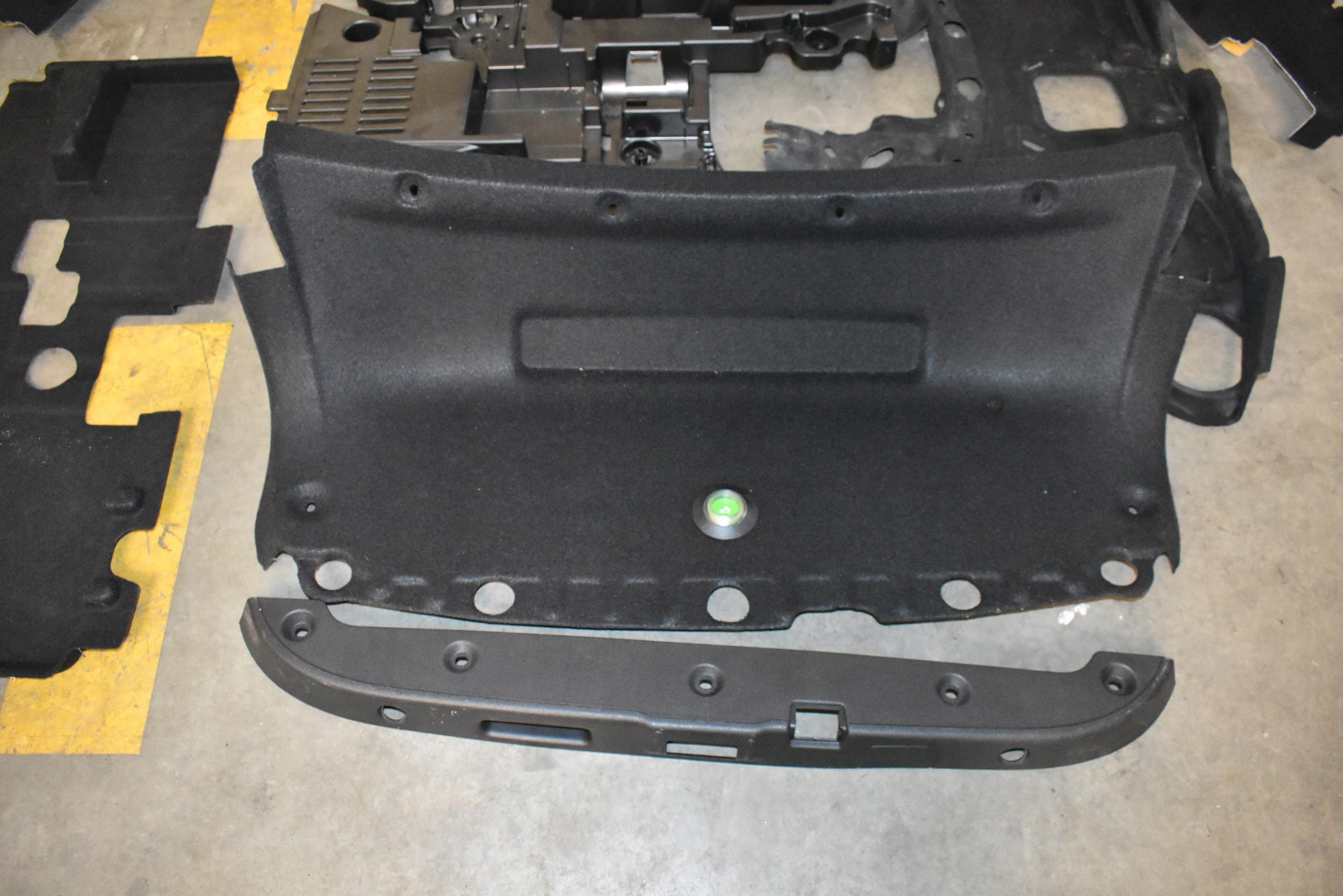 IDEALNY complete boot upholstery boot MERCEDES W177 sedan 1