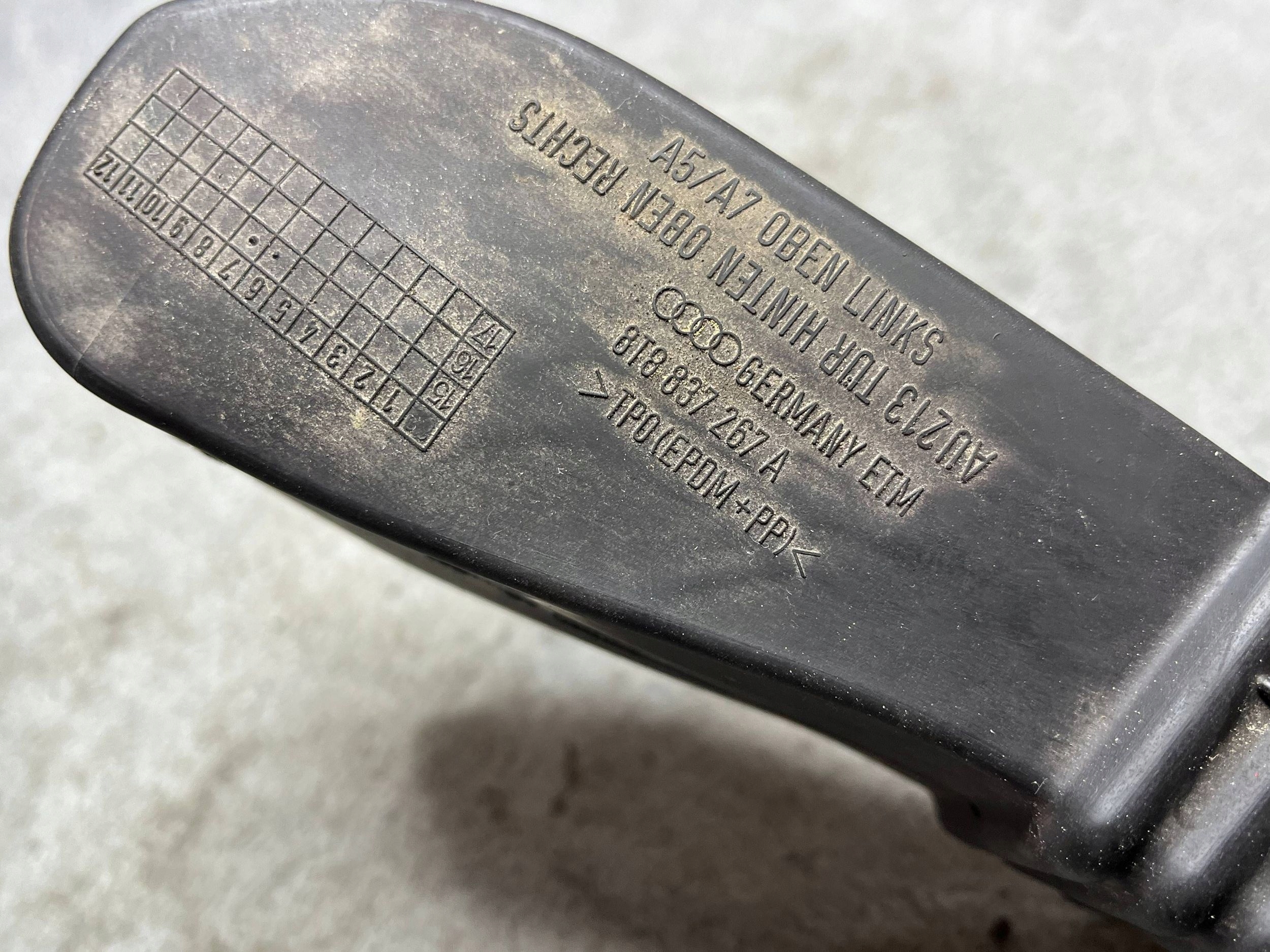 limiter door przednich Audi A7 S7 4G 4G8837249B