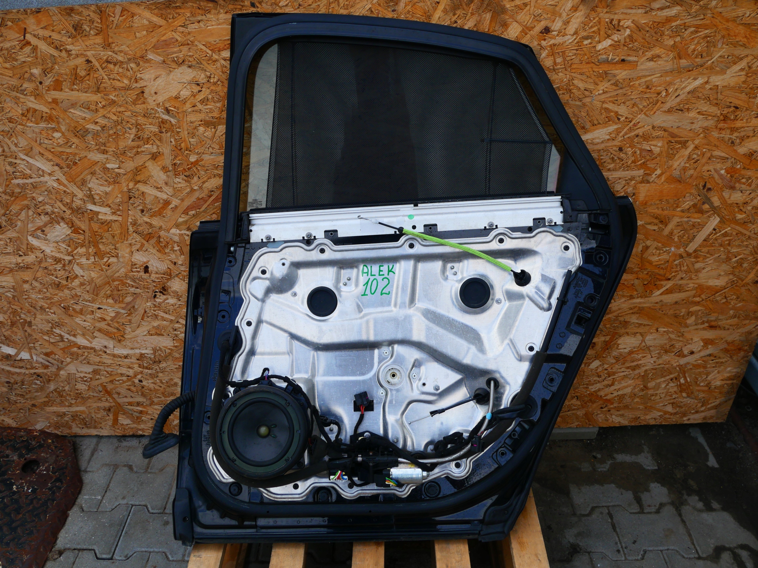 dveře pravé záď AUDI A8 D3