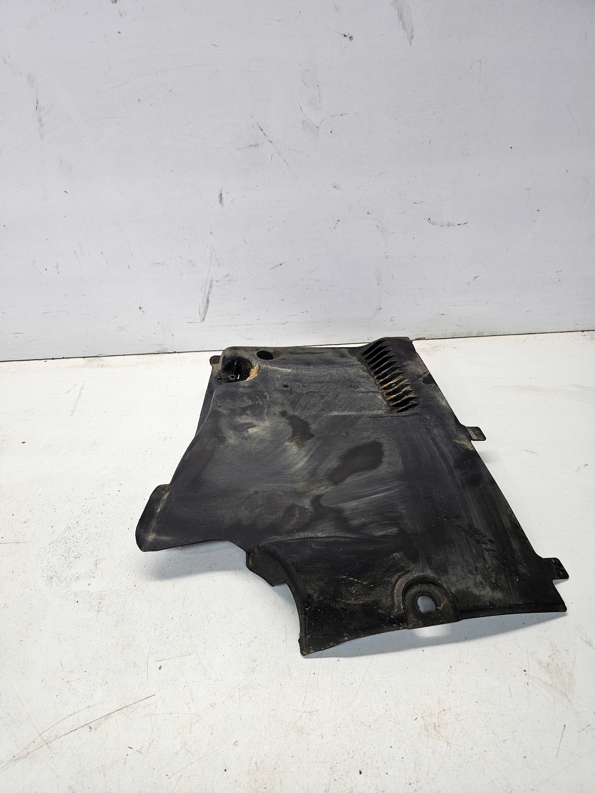 cover cover chassis left AUDI A4 B8 8K0825201E
