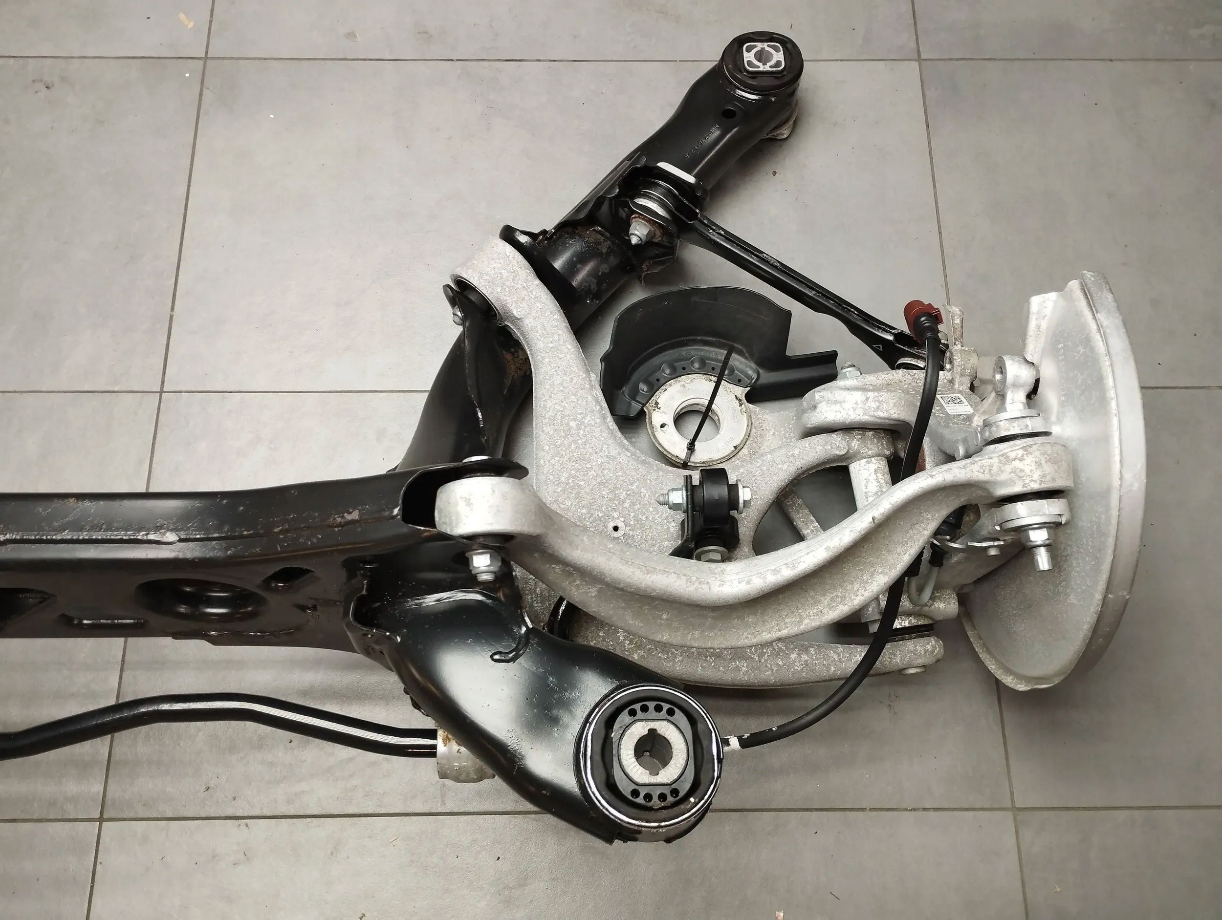 Audi A6 C7 4G SEDAN BELKA OŚ TYŁ ZAWIESZENIE 4G0505287 Typ samochodu Samochody osobowe