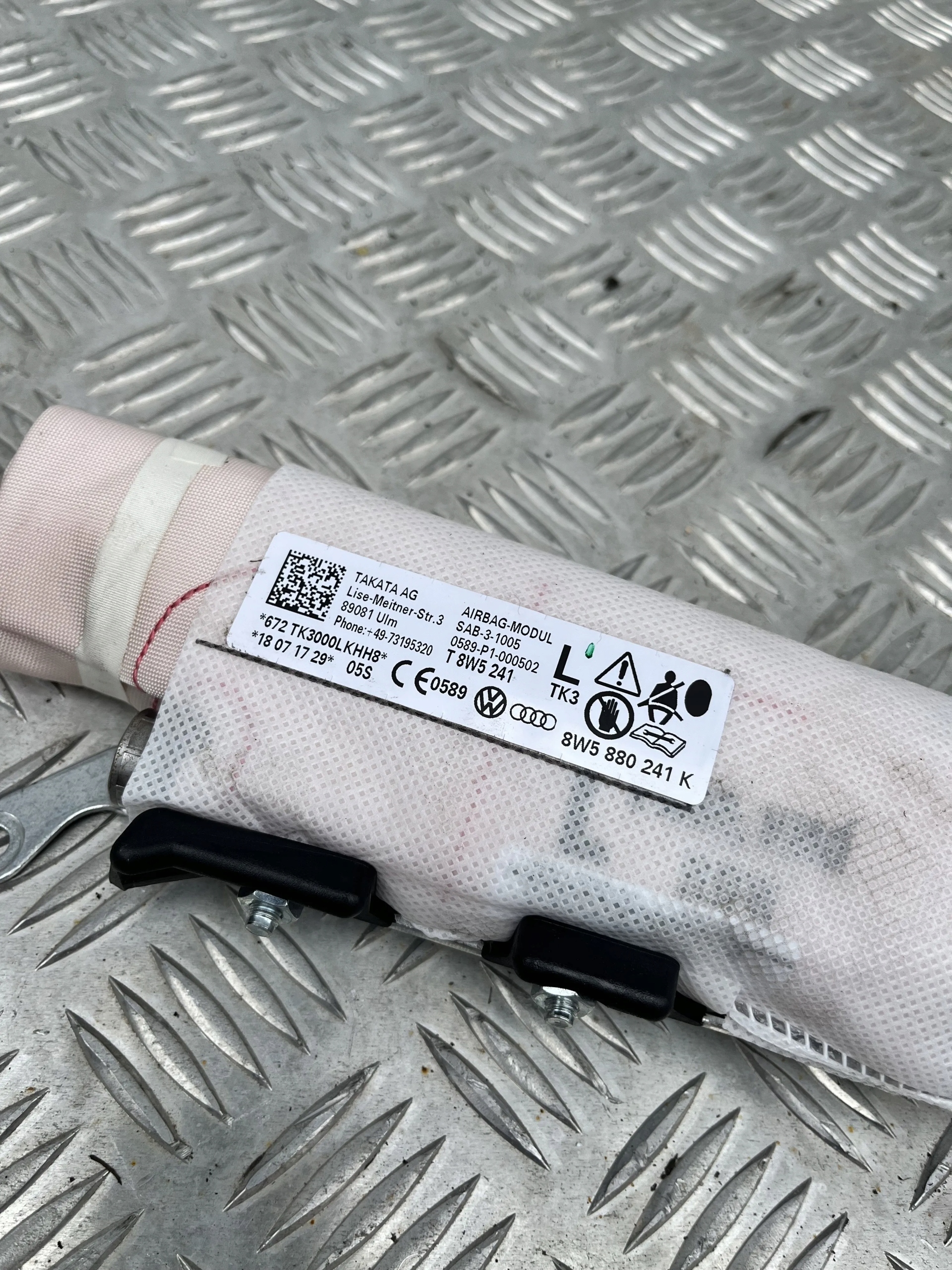 PODUSZKA FOTELA AIRBAG LEWA AUDI A4 B9 15- 8W5880241K