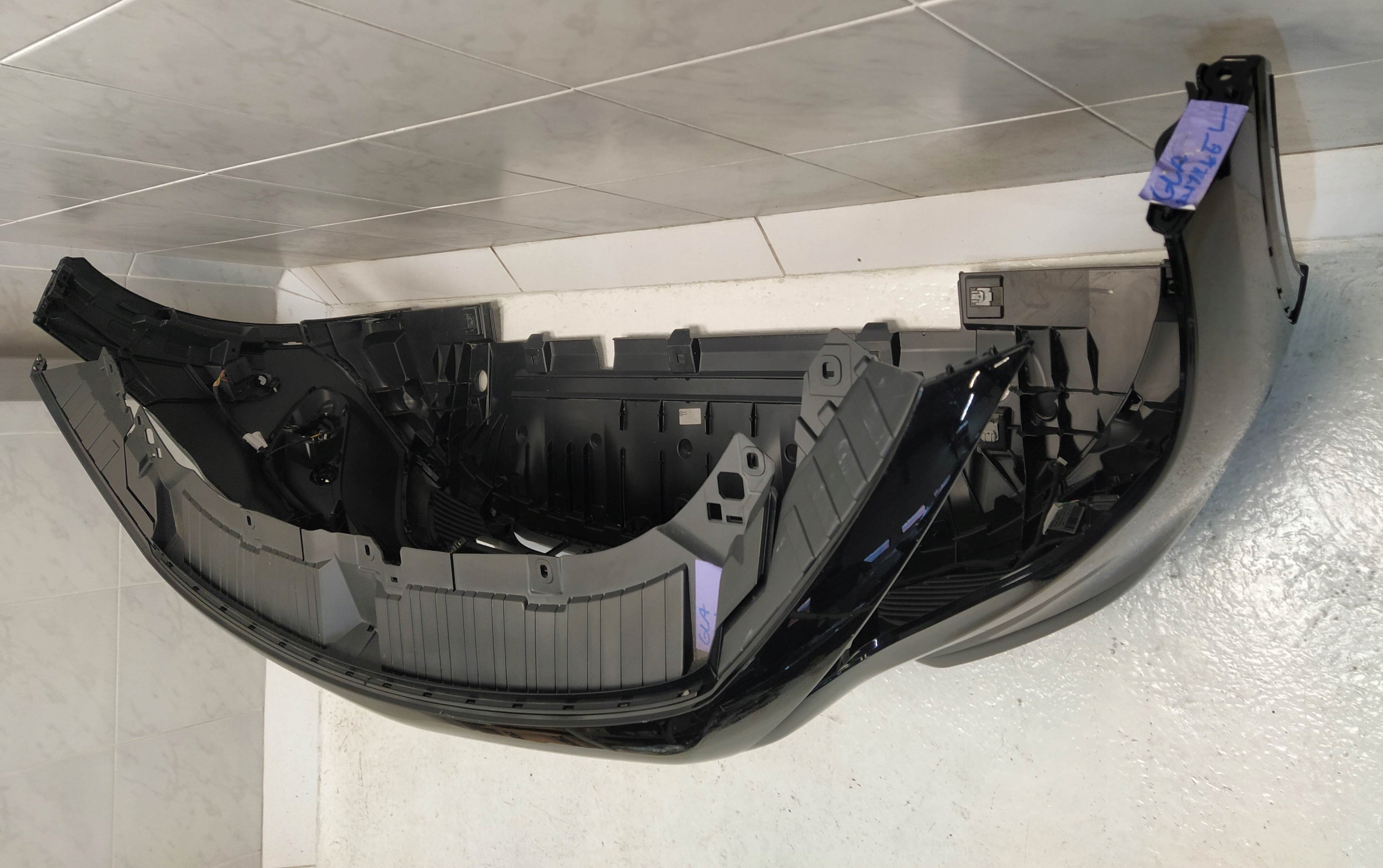 MERCEDES GLA H247 23- nárazník předek přední 6XPDC