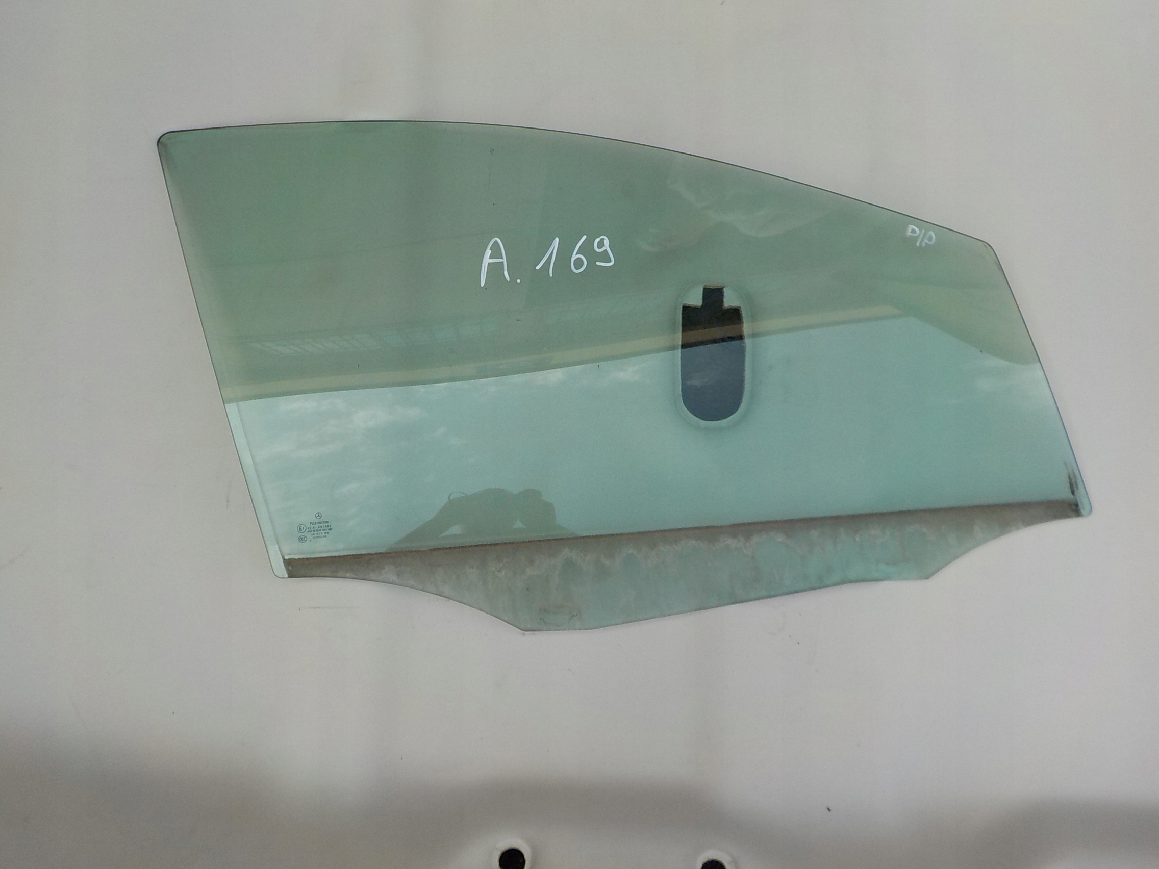 window right front mercedes w169 5D 2005r
