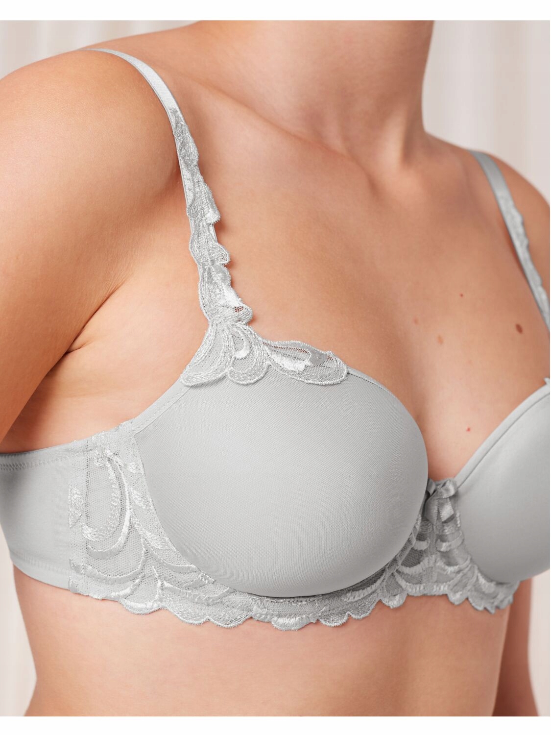 U311 Triumph vyztužená podprsenka šedá modern finesse Wp velikost 95B
