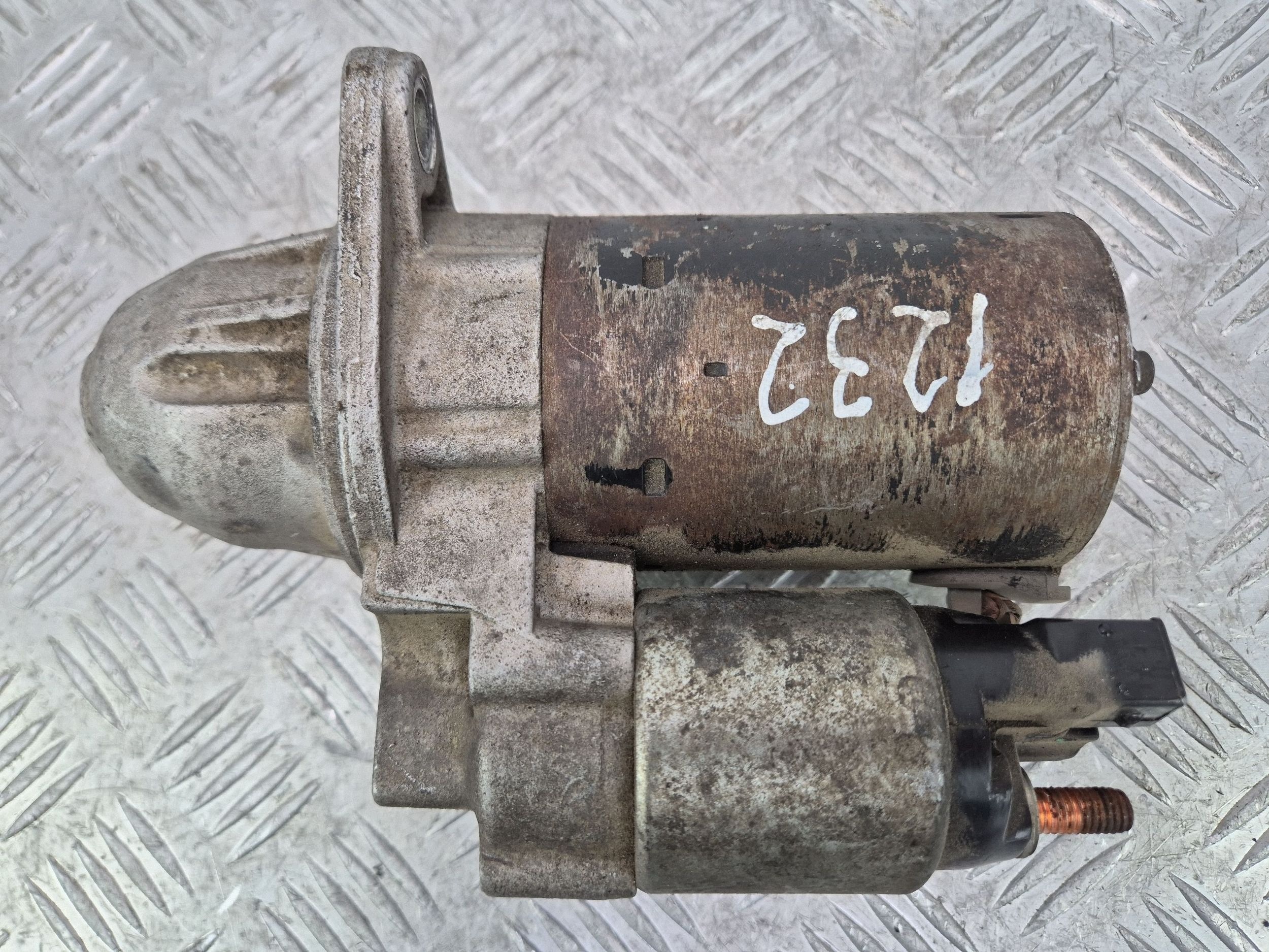 BMW 3 E90 E91 318i starter 7610343 N43B20AA