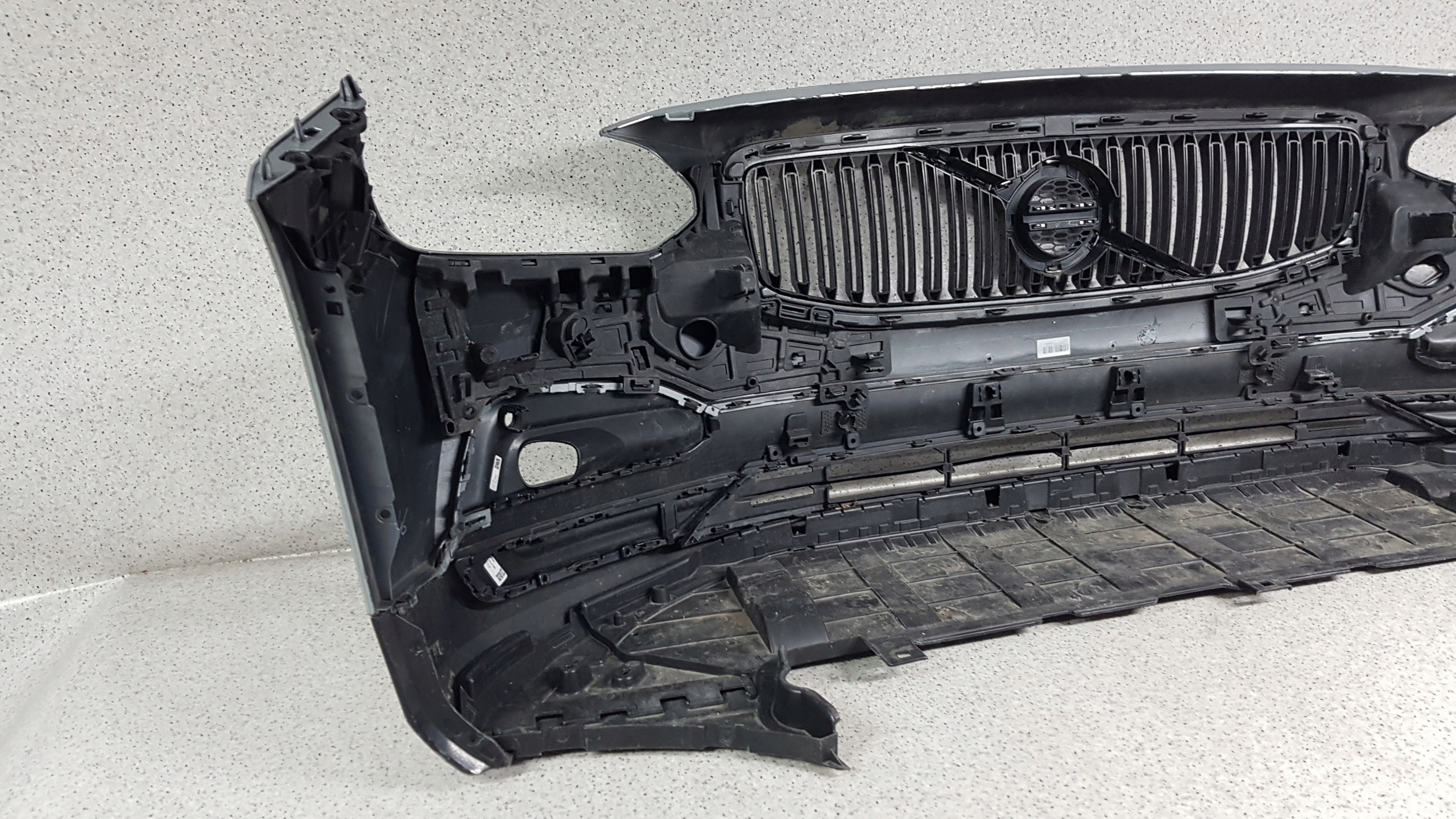 VOLVO S90 V90 2016 - nárazník předek 8827