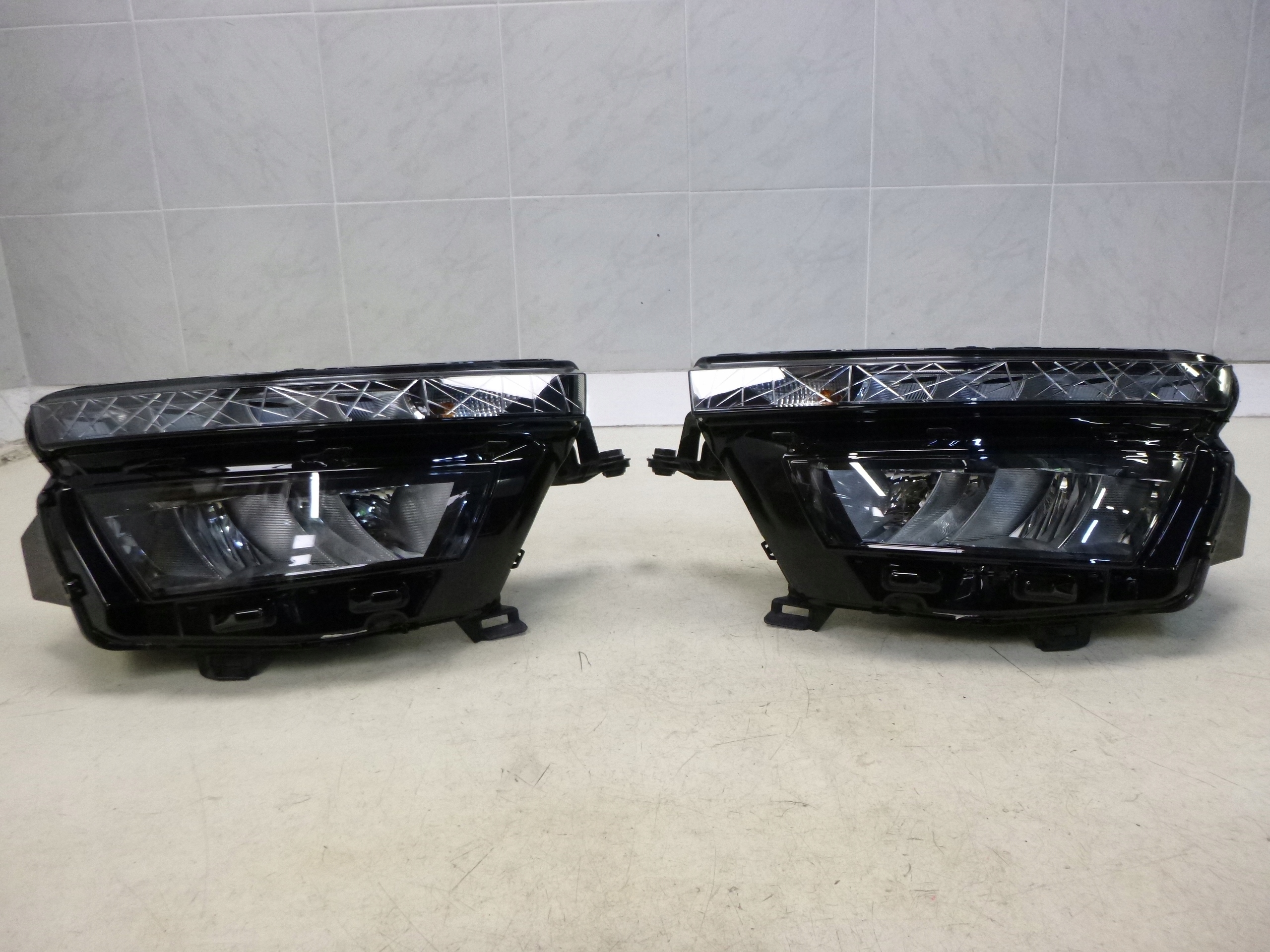 SKODA KAMIQ light FULL LED KPL front 11 PIN EU