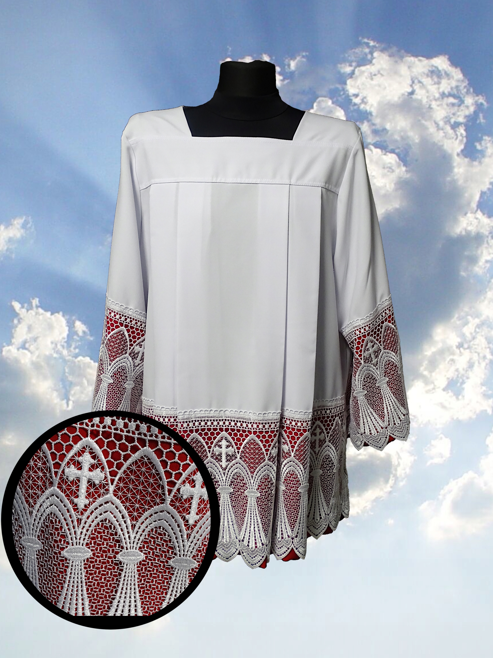 Kněžská komža G28 s červeným podbitím