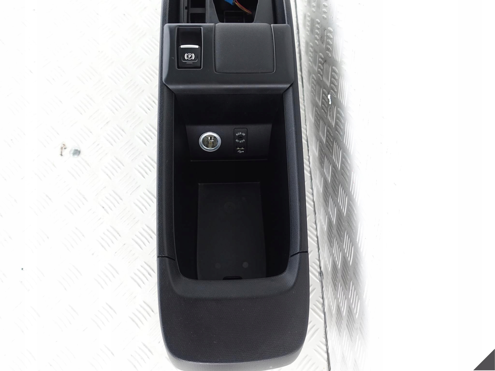 BMW I3 I01 TUNEL central armrest black EU
