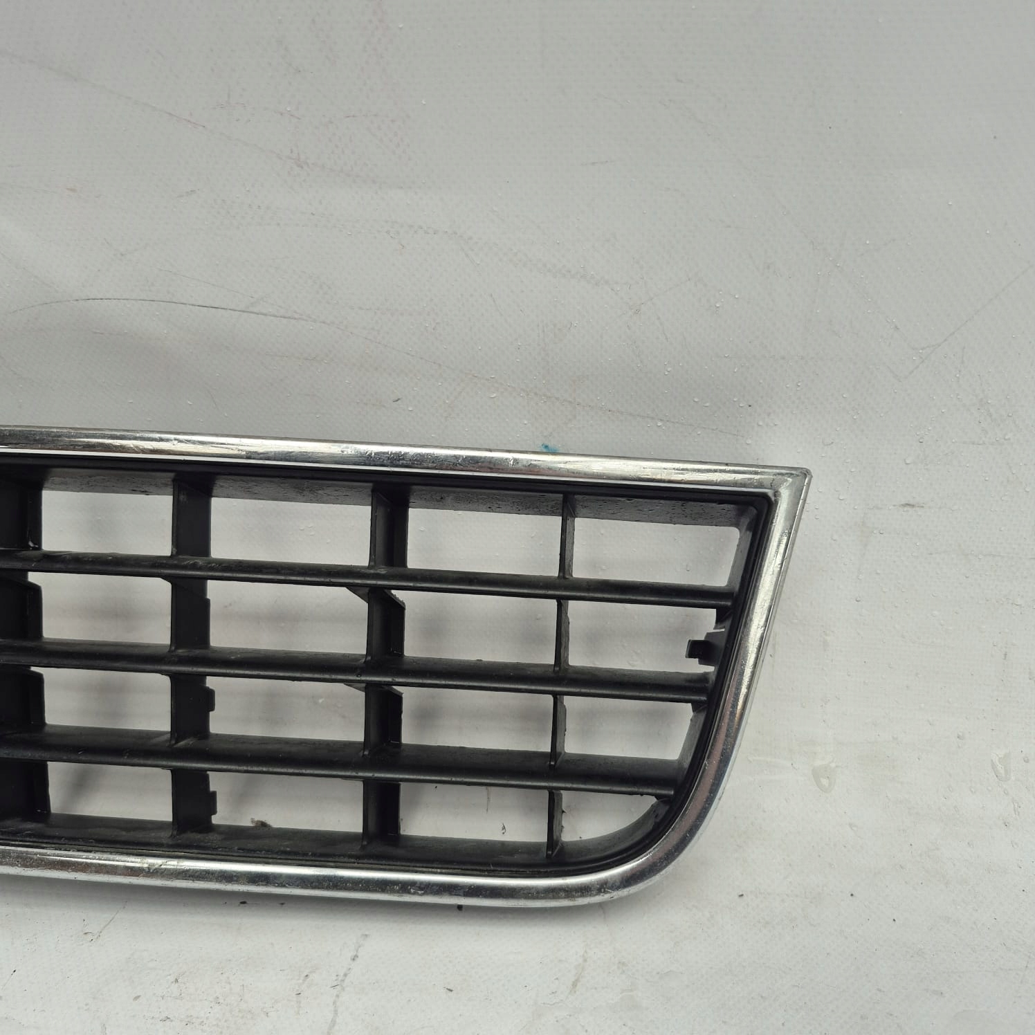 AUDI A6 C5 LIFT 01-04 Lüftungsgitter der Stoßstange mitte