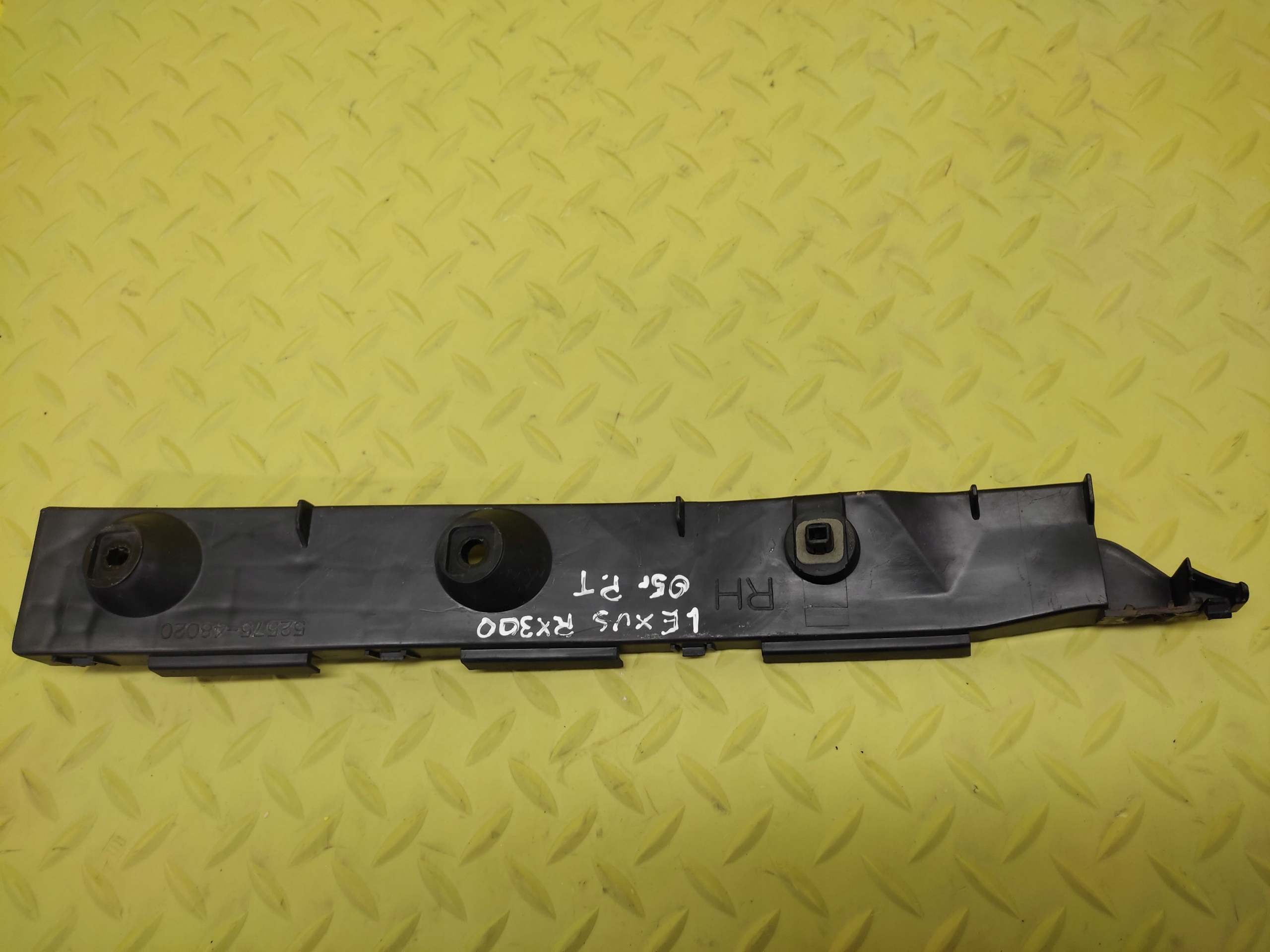 LEXUS RX300 bumper bracket right rear part 5257548020