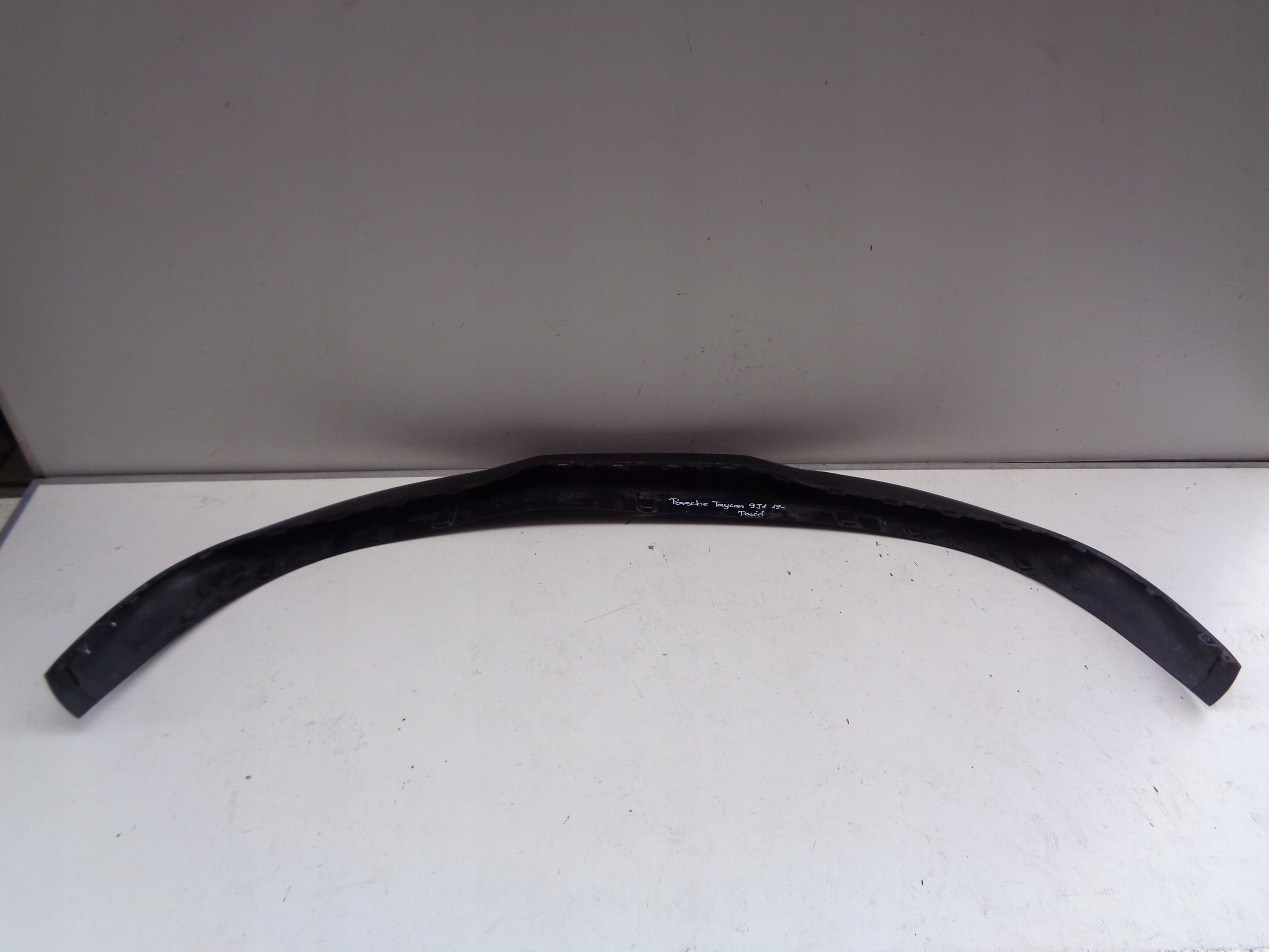 ACCESSORI PARAURTI ANTERIORE PORSCHE TAYCAN 9J1 19