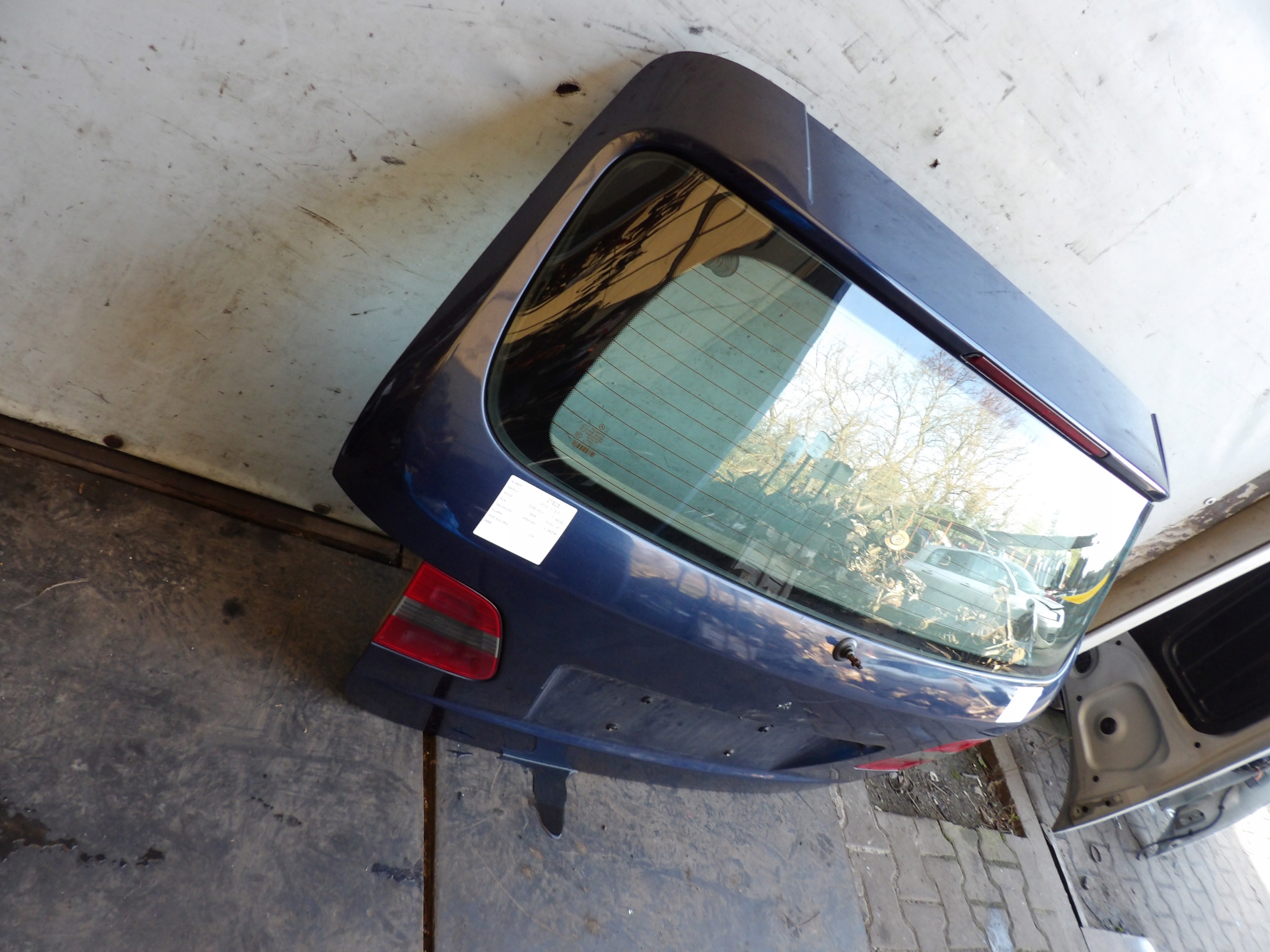 Mercedes W245 boot doors lak. 375