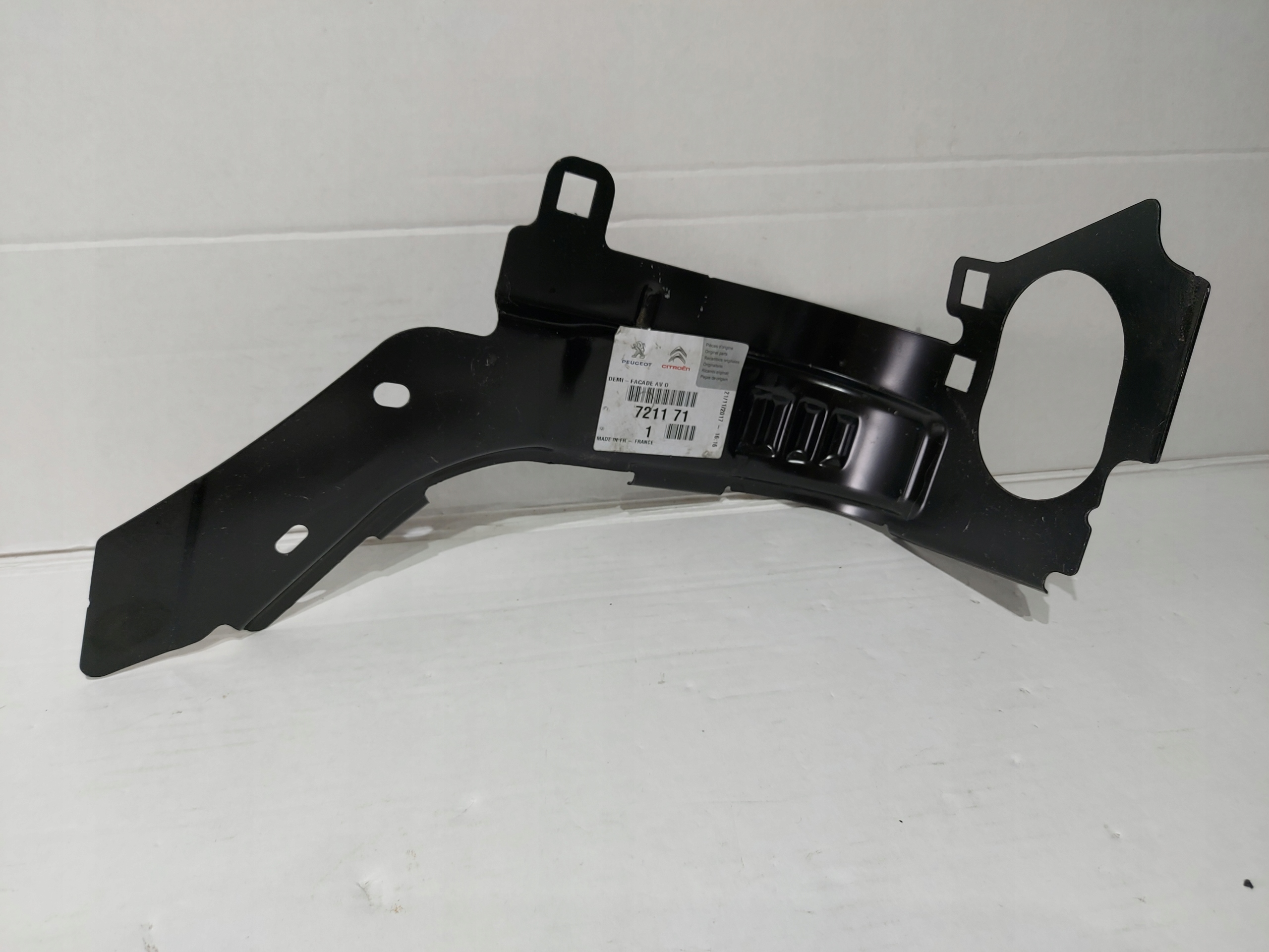 721170 - CITROEN C3 DS3 кронштейн листового металла фартук крыло