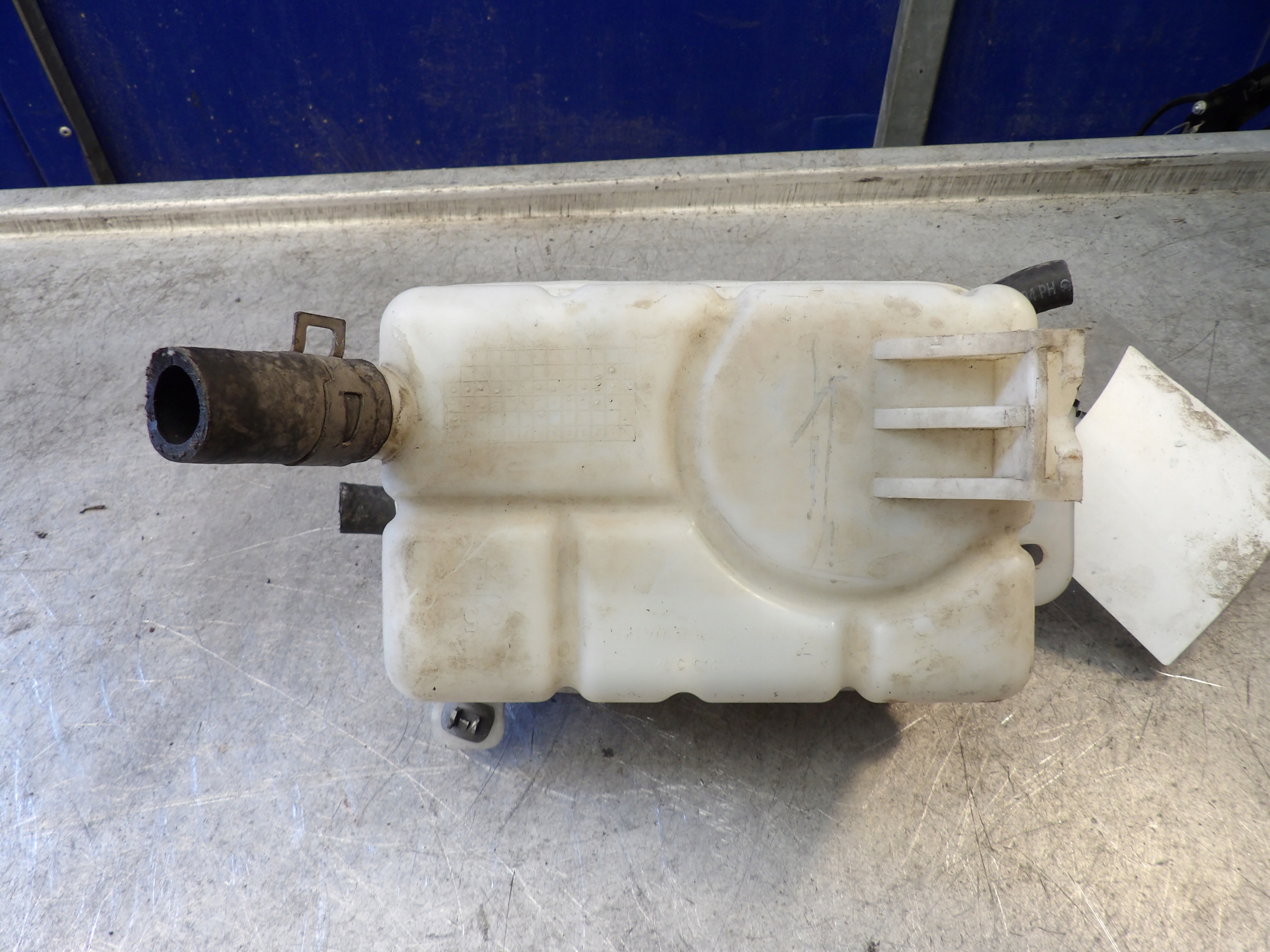 CHEVROLET AVEO - Scheibenwaschbehälter 96 815 54