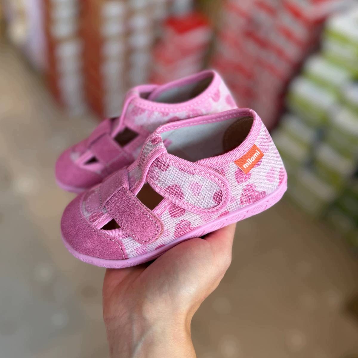Milami Kapcie Dziewczęce 118 BR-48 Pink Serduszka Połysk 28