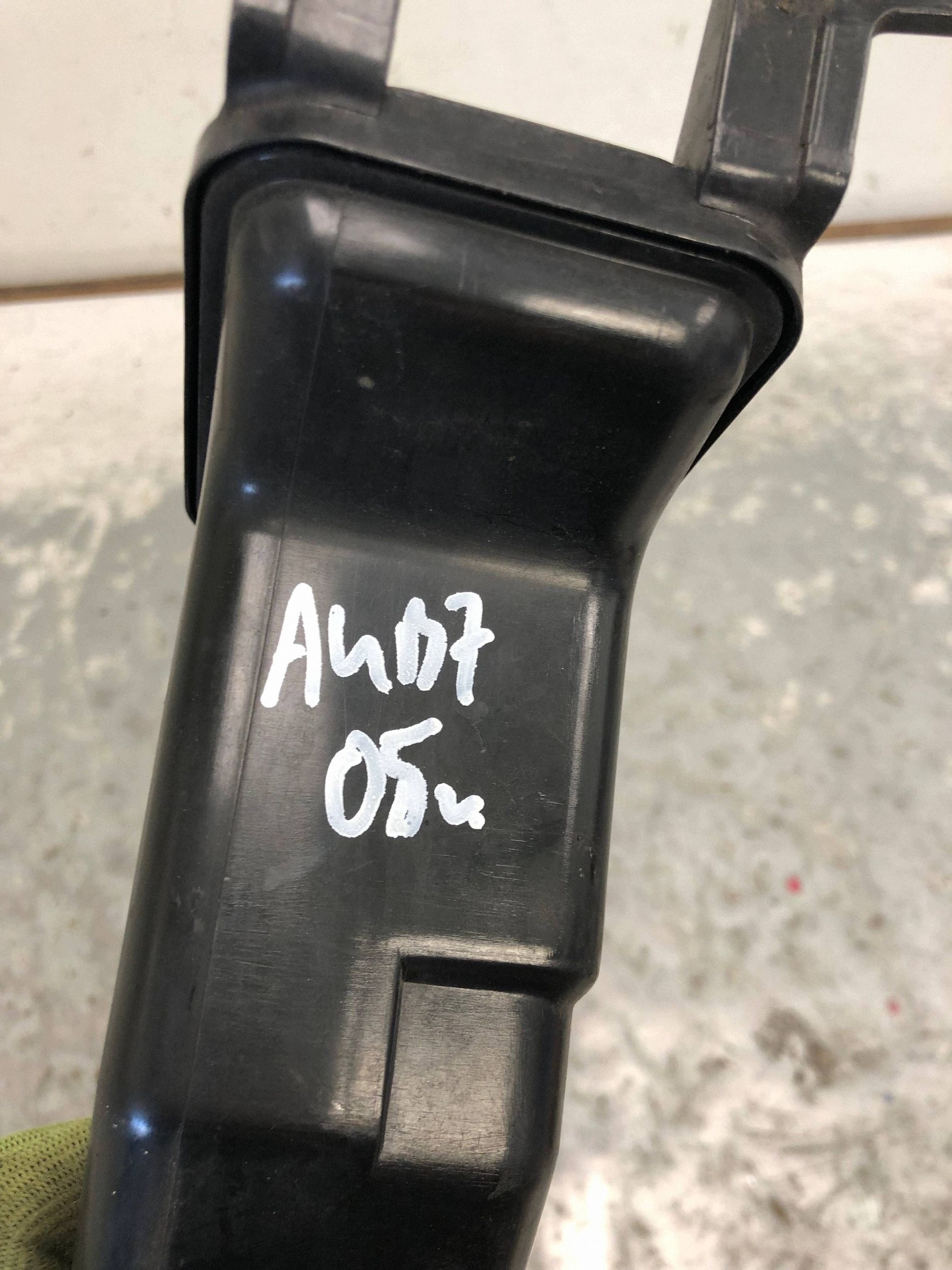 Servoölbehälter AUDI A4 B7 8E0422373B